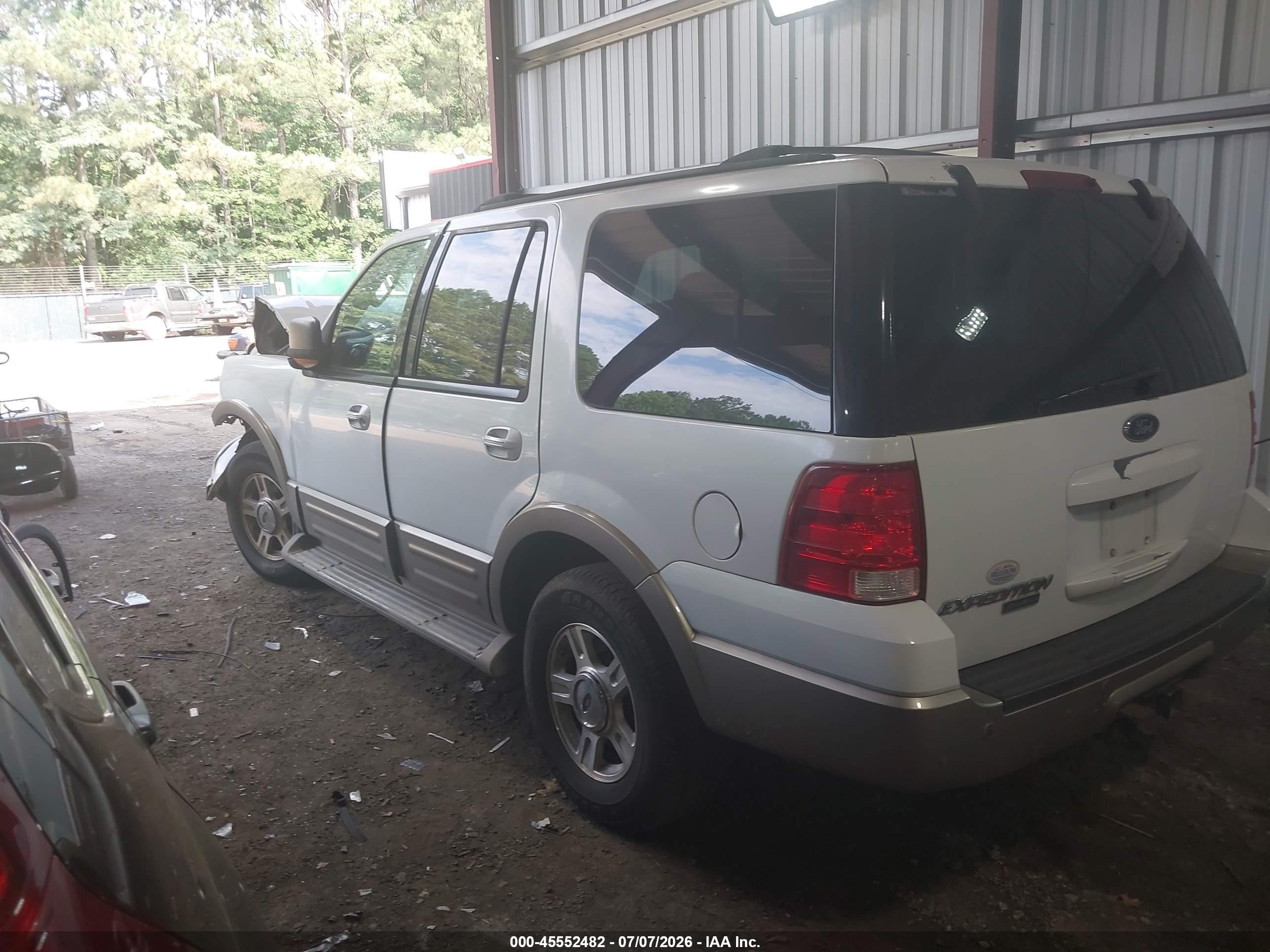 2004 Ford Expedition Eddie Bauer Белый vin: 1FMRU17W04LB14754