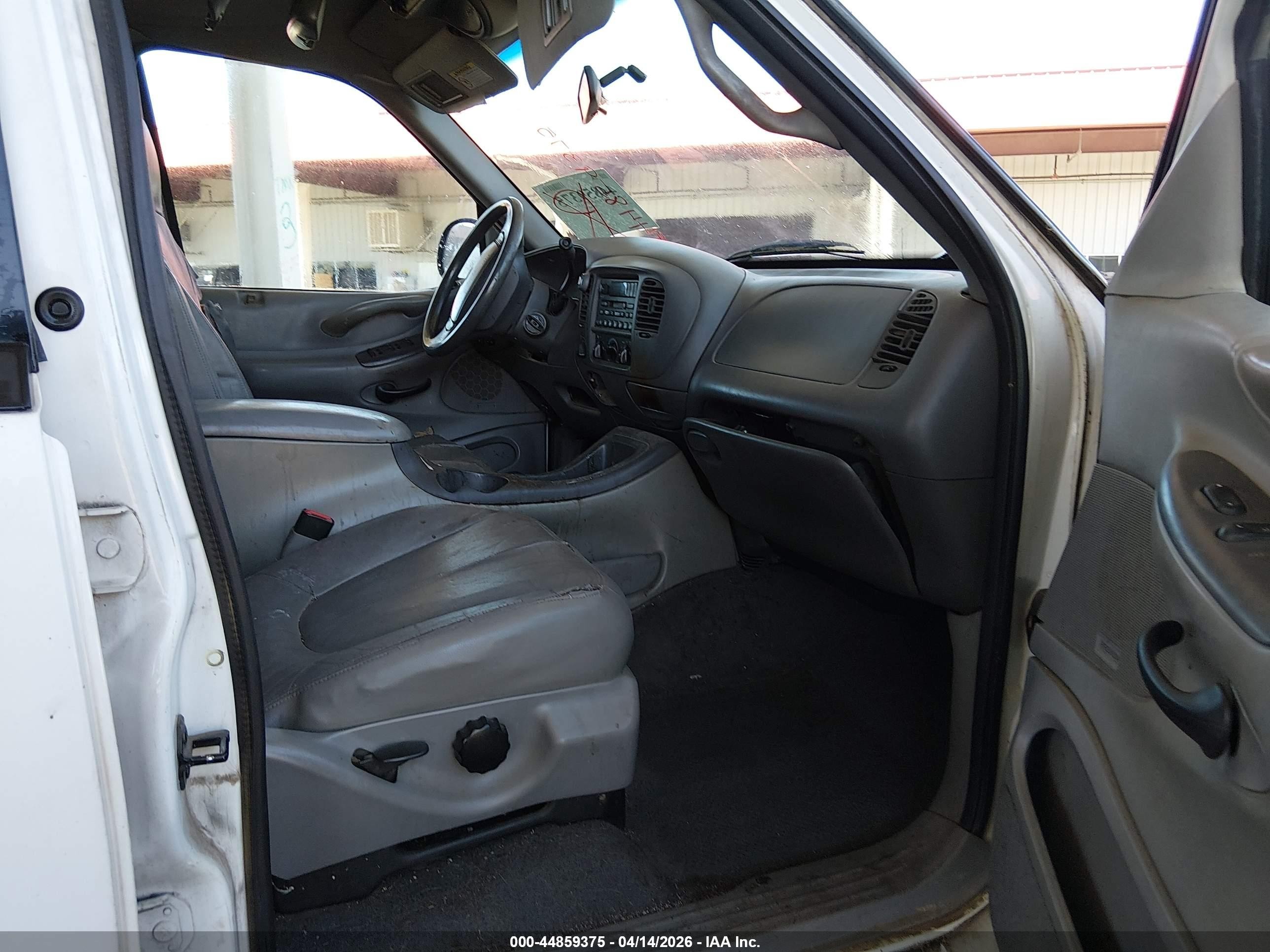 1999 Ford Expedition Xlt White vin: 1FMRU1864XLB02464