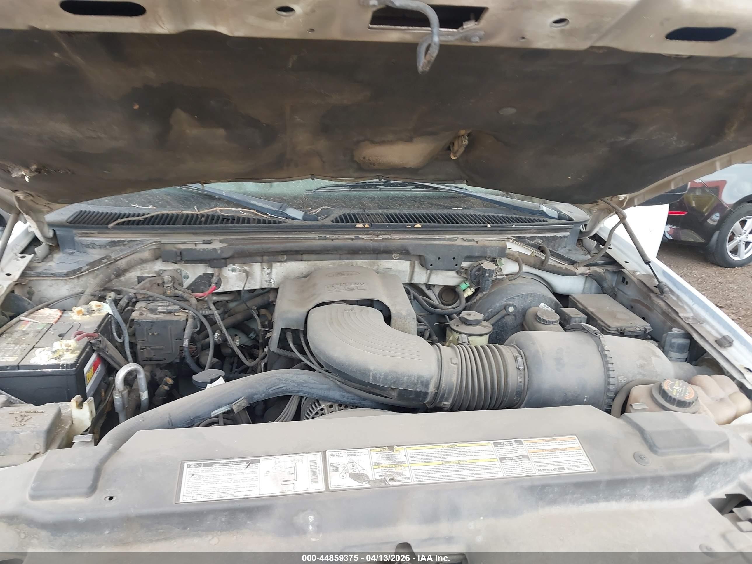 1999 Ford Expedition Xlt White vin: 1FMRU1864XLB02464