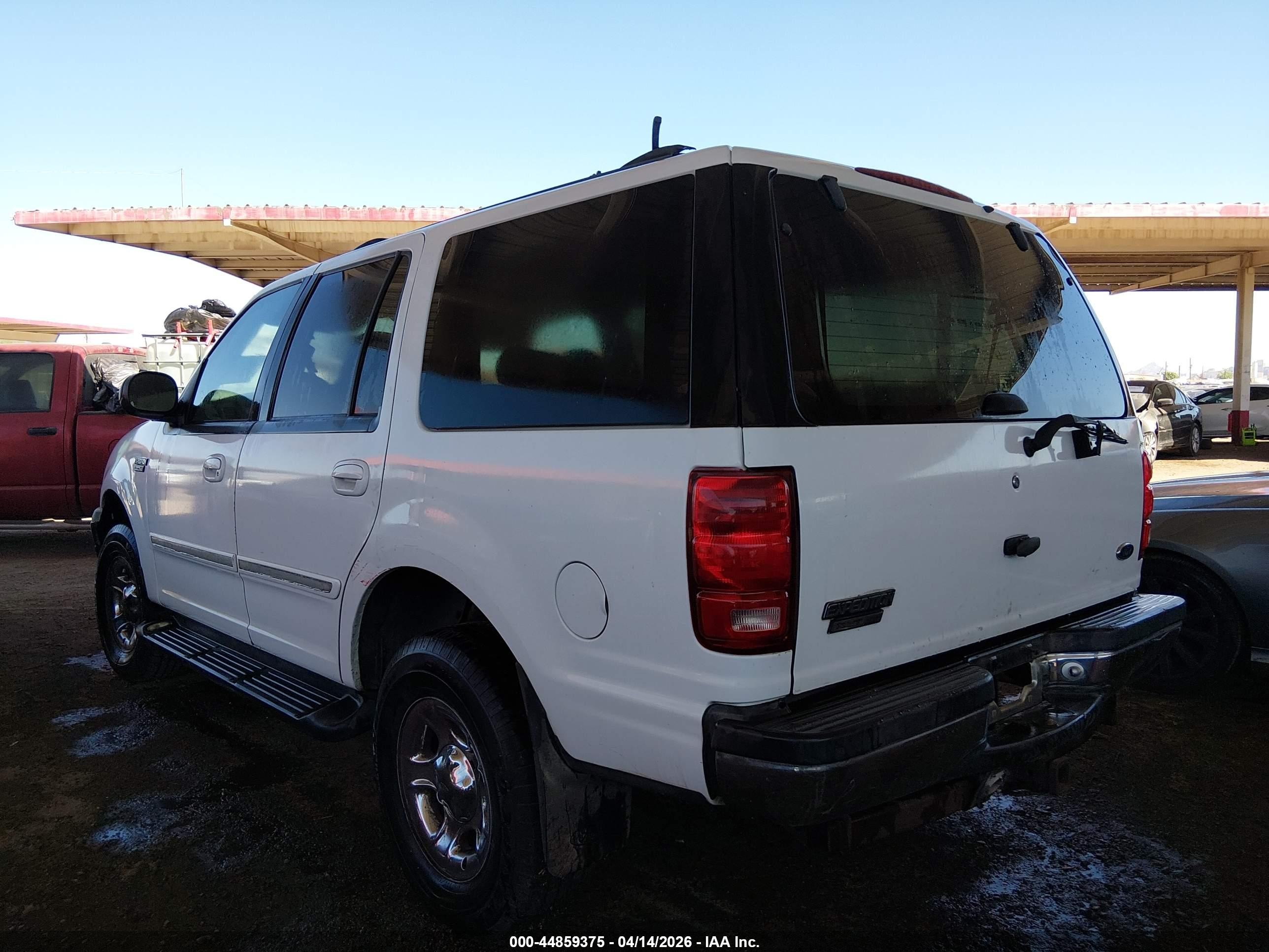 1999 Ford Expedition Xlt White vin: 1FMRU1864XLB02464