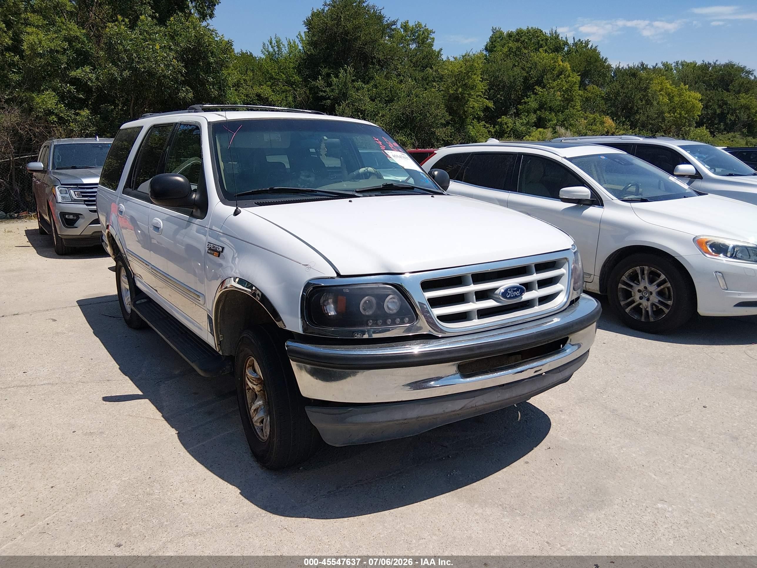 1999 Ford Expedition Xlt White vin: 1FMRU1867XLB99367