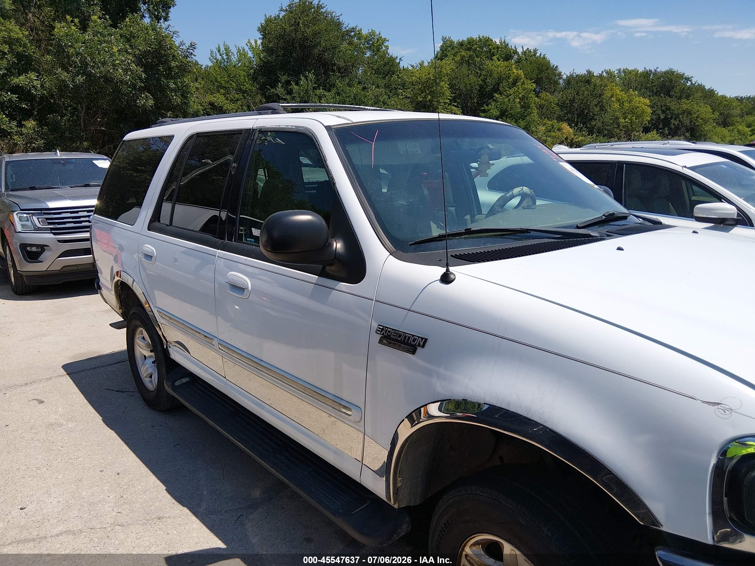 1999 Ford Expedition Xlt White vin: 1FMRU1867XLB99367