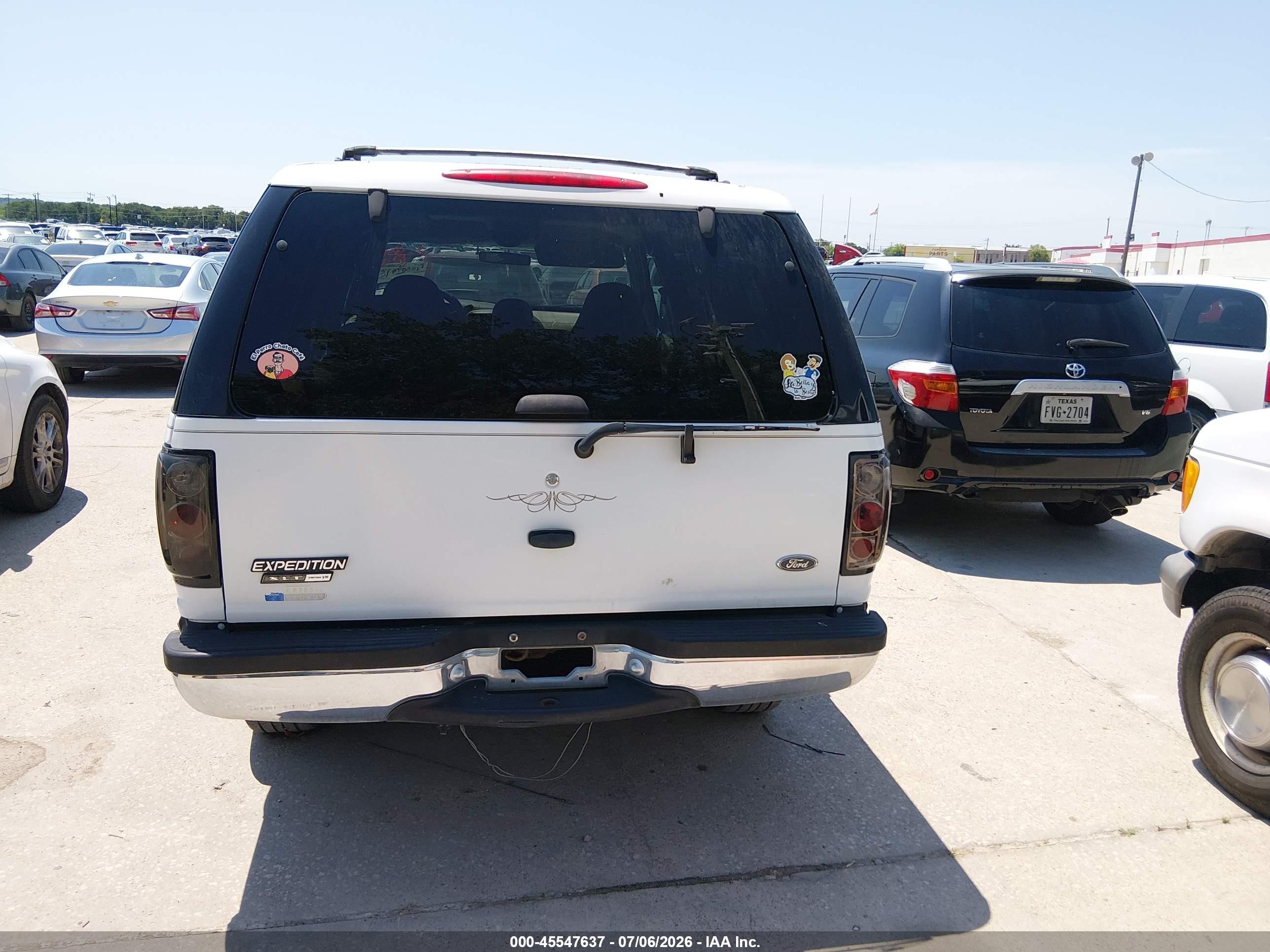 1999 Ford Expedition Xlt White vin: 1FMRU1867XLB99367