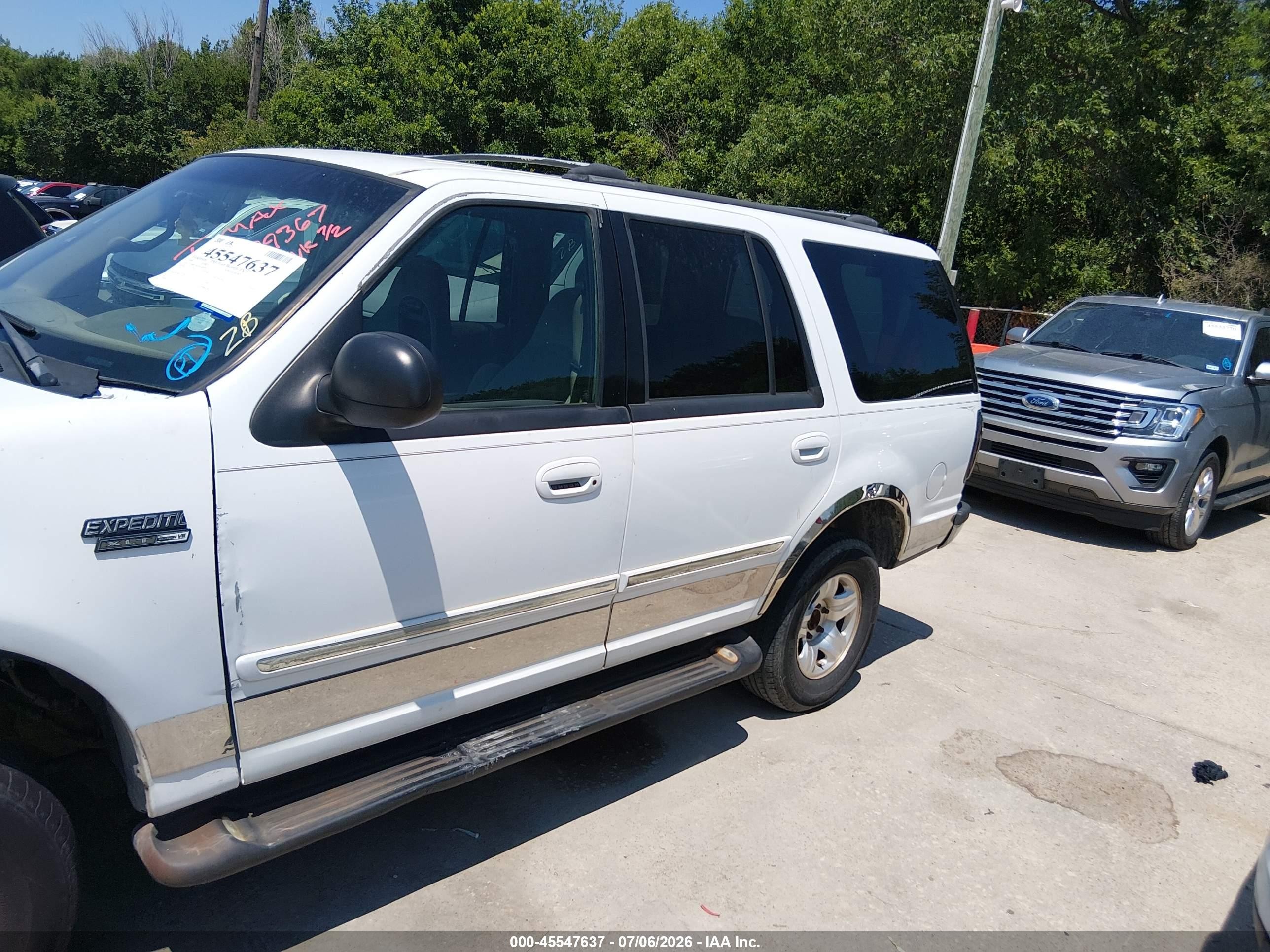 1999 Ford Expedition Xlt White vin: 1FMRU1867XLB99367