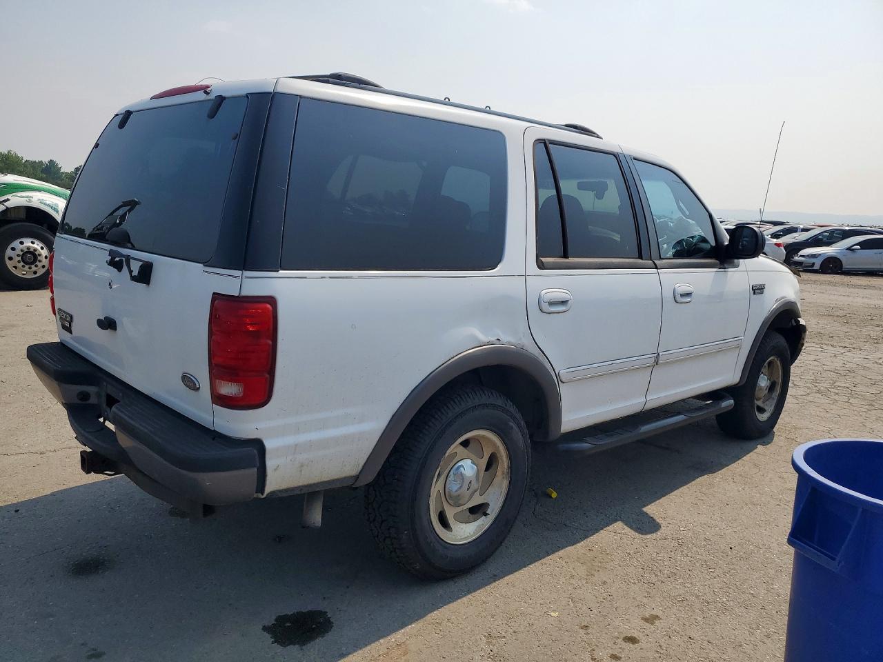 1999 Ford Expedition Eddie Bauer Белый vin: 1FMRU1867XLC52097