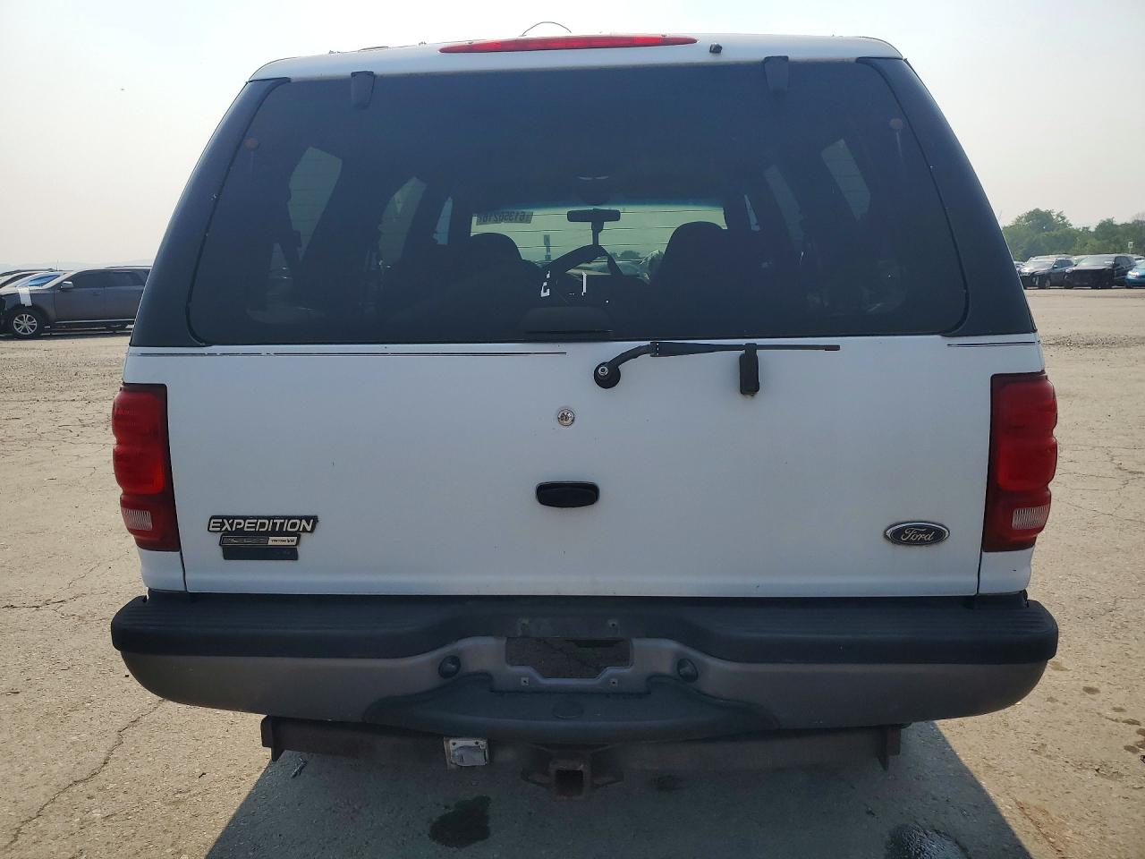 1999 Ford Expedition Eddie Bauer Белый vin: 1FMRU1867XLC52097