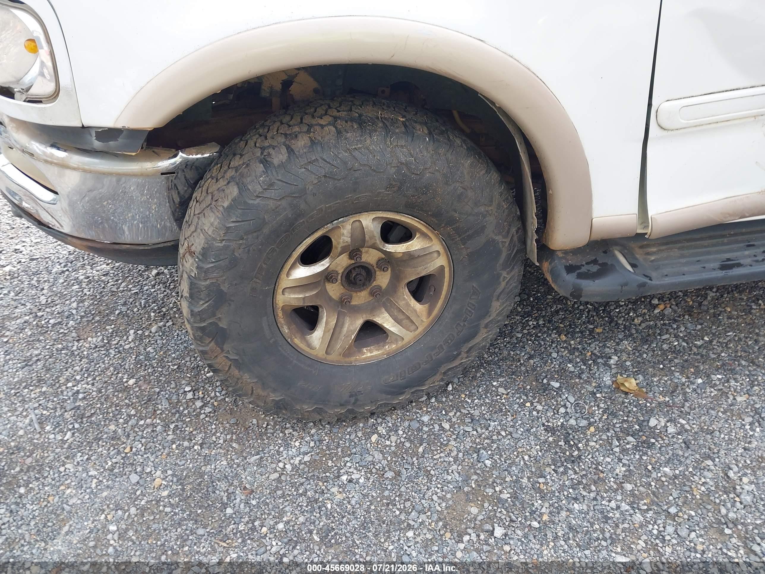 1998 Ford Expedition Eddie Bauer/xlt Белый vin: 1FMRU18W2WLA33725