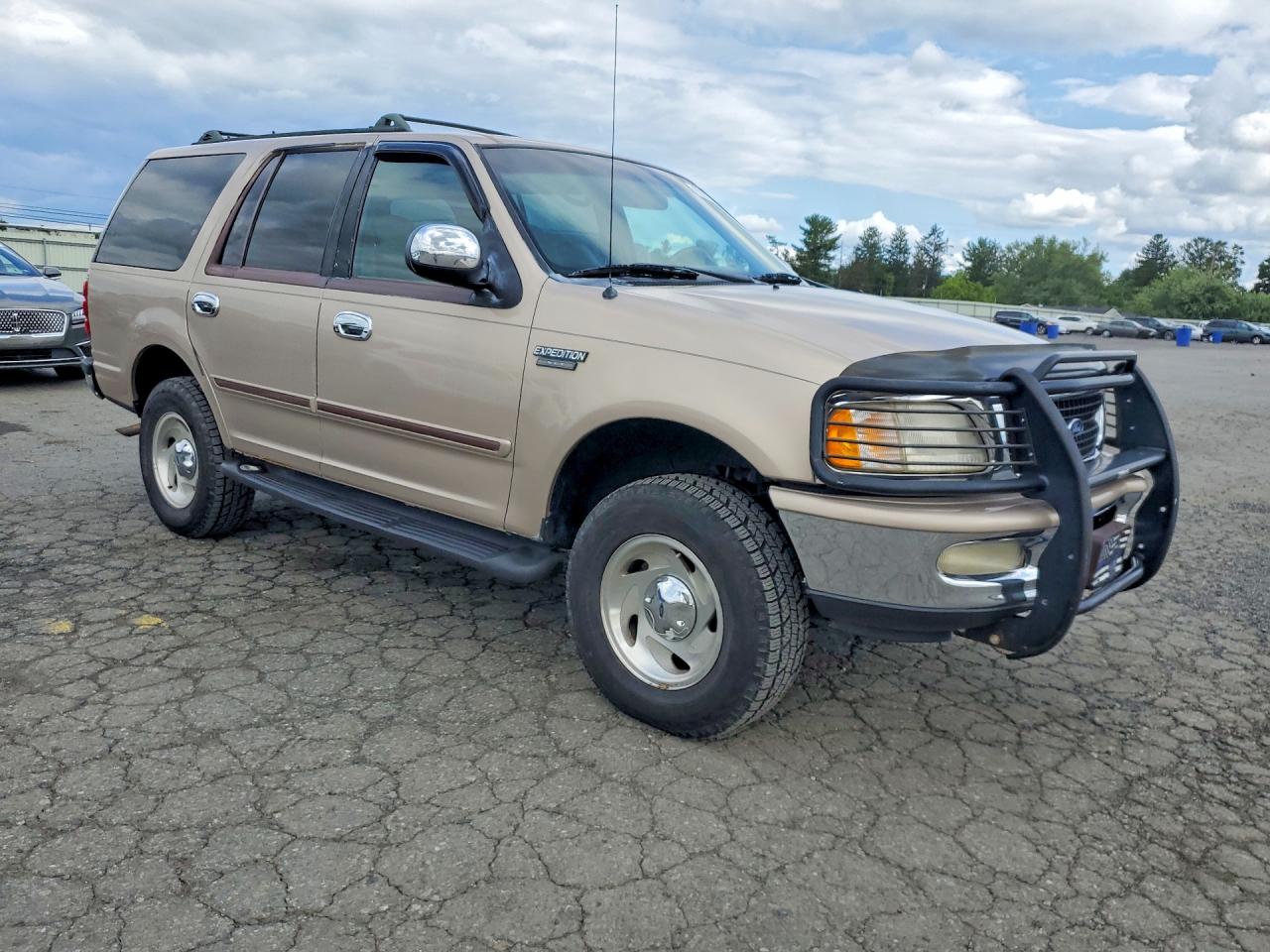 1998 Ford Expedition Beige vin: 1FMRU18W5WLA99816