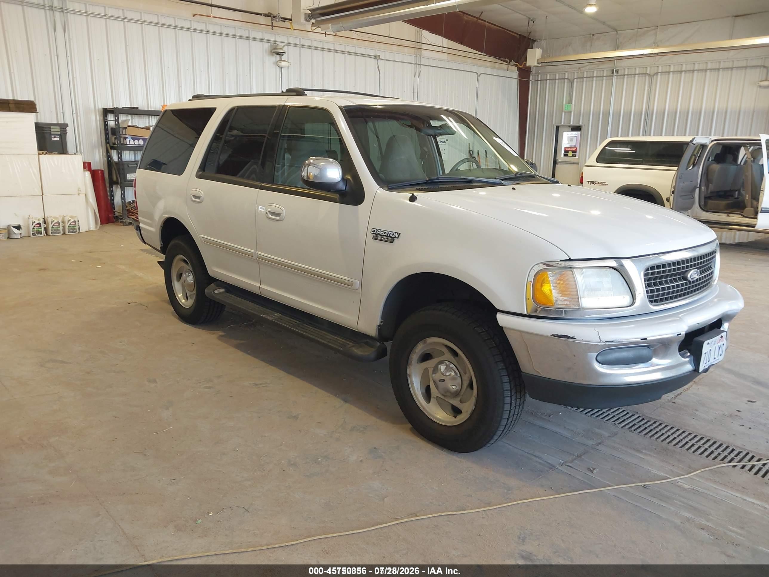 1998 Ford Expedition Eddie Bauer/xlt White vin: 1FMRU18W6WLC34964