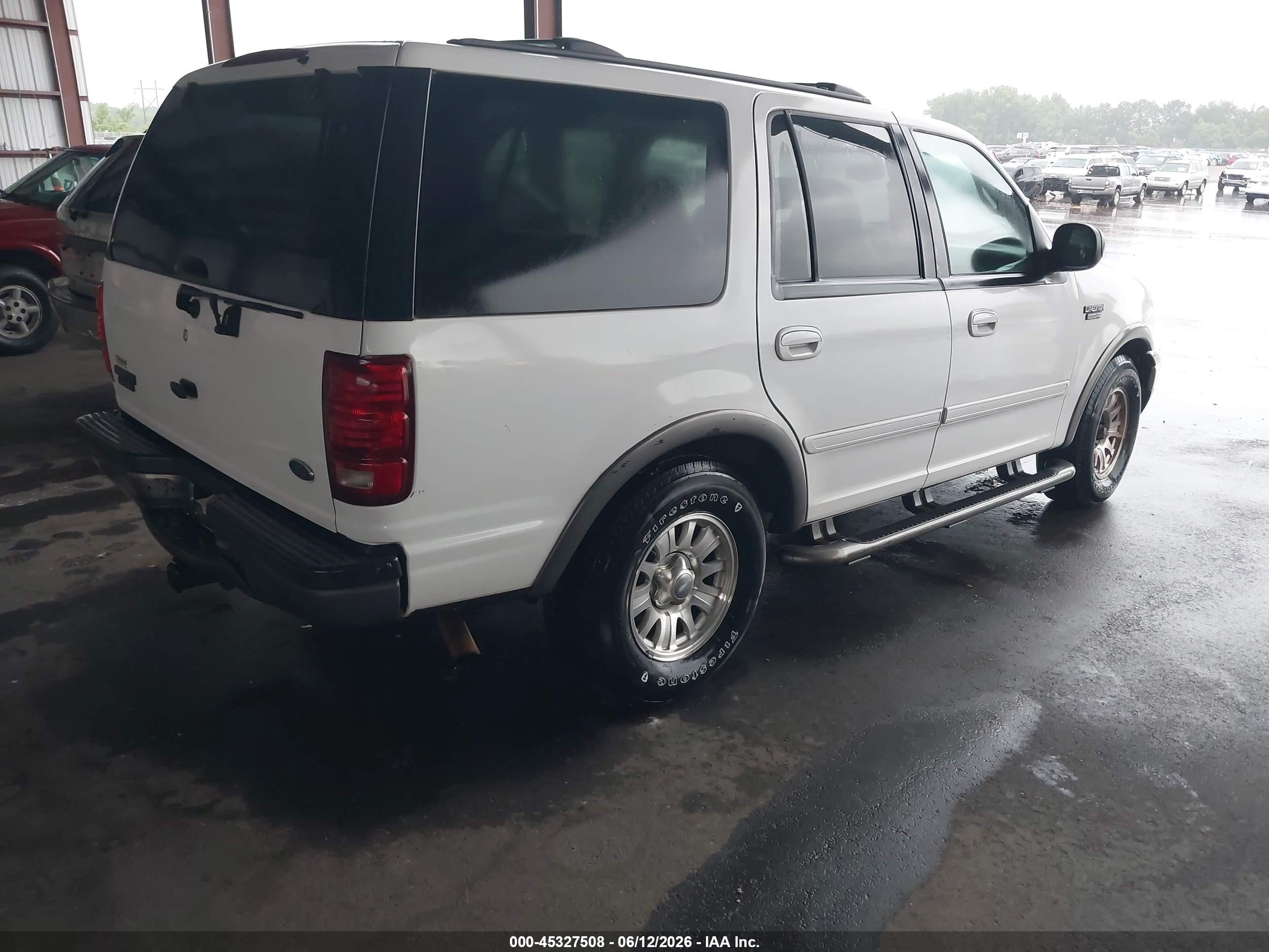 2002 Ford Expedition Eddie Bauer White vin: 1FMRU5L92LA32026
