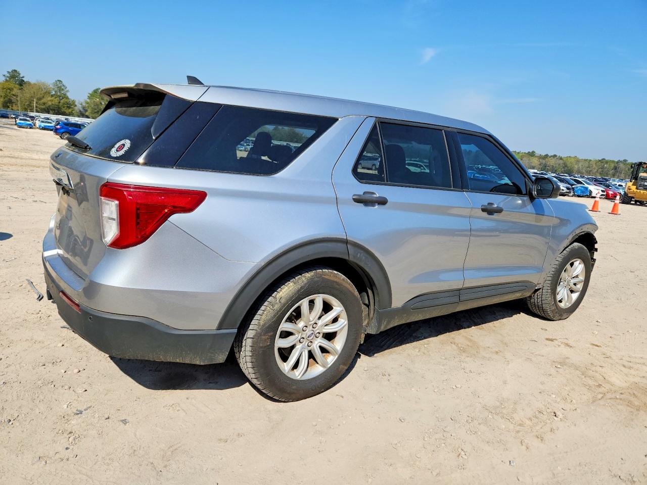 2021 Ford Explorer Silver vin: 1FMSK7BH0MGB29086