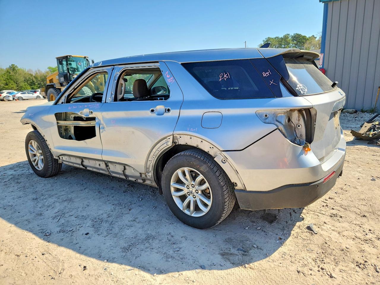 2021 Ford Explorer Silver vin: 1FMSK7BH0MGB29086