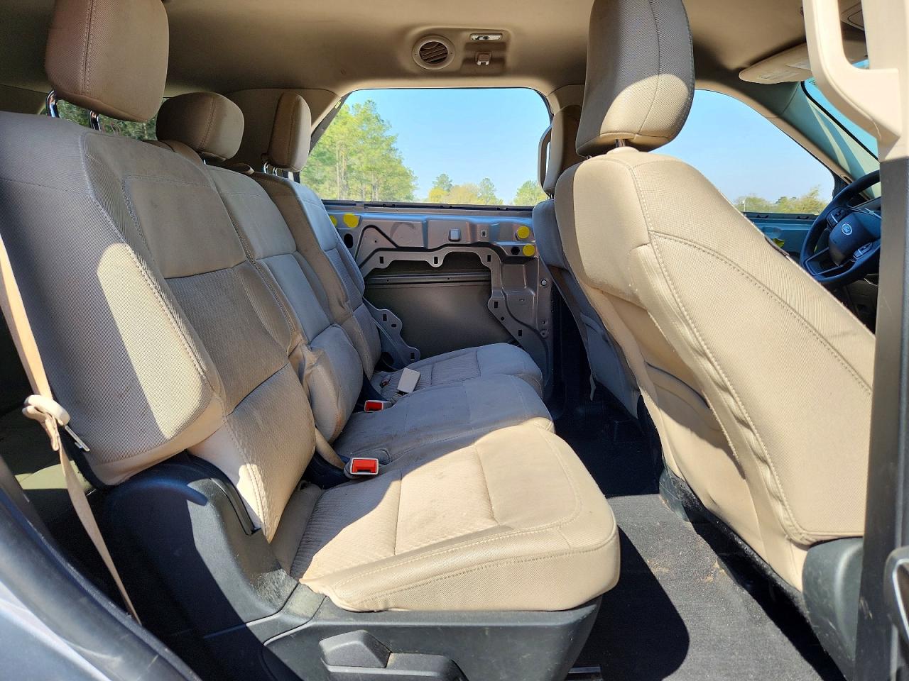 2021 Ford Explorer Silver vin: 1FMSK7BH0MGB29086