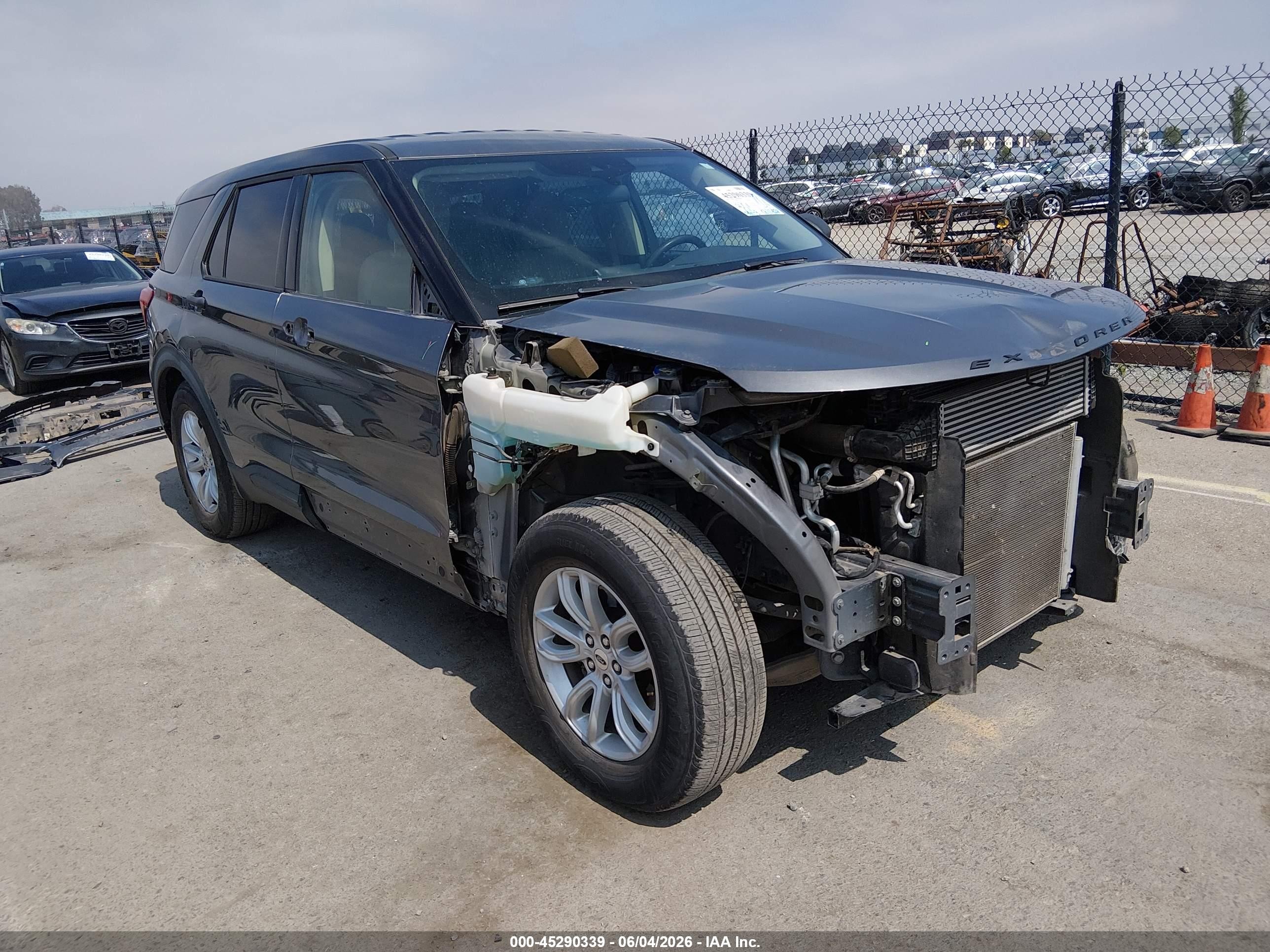 2021 Ford Explorer Gray vin: 1FMSK7BH4MGA63058