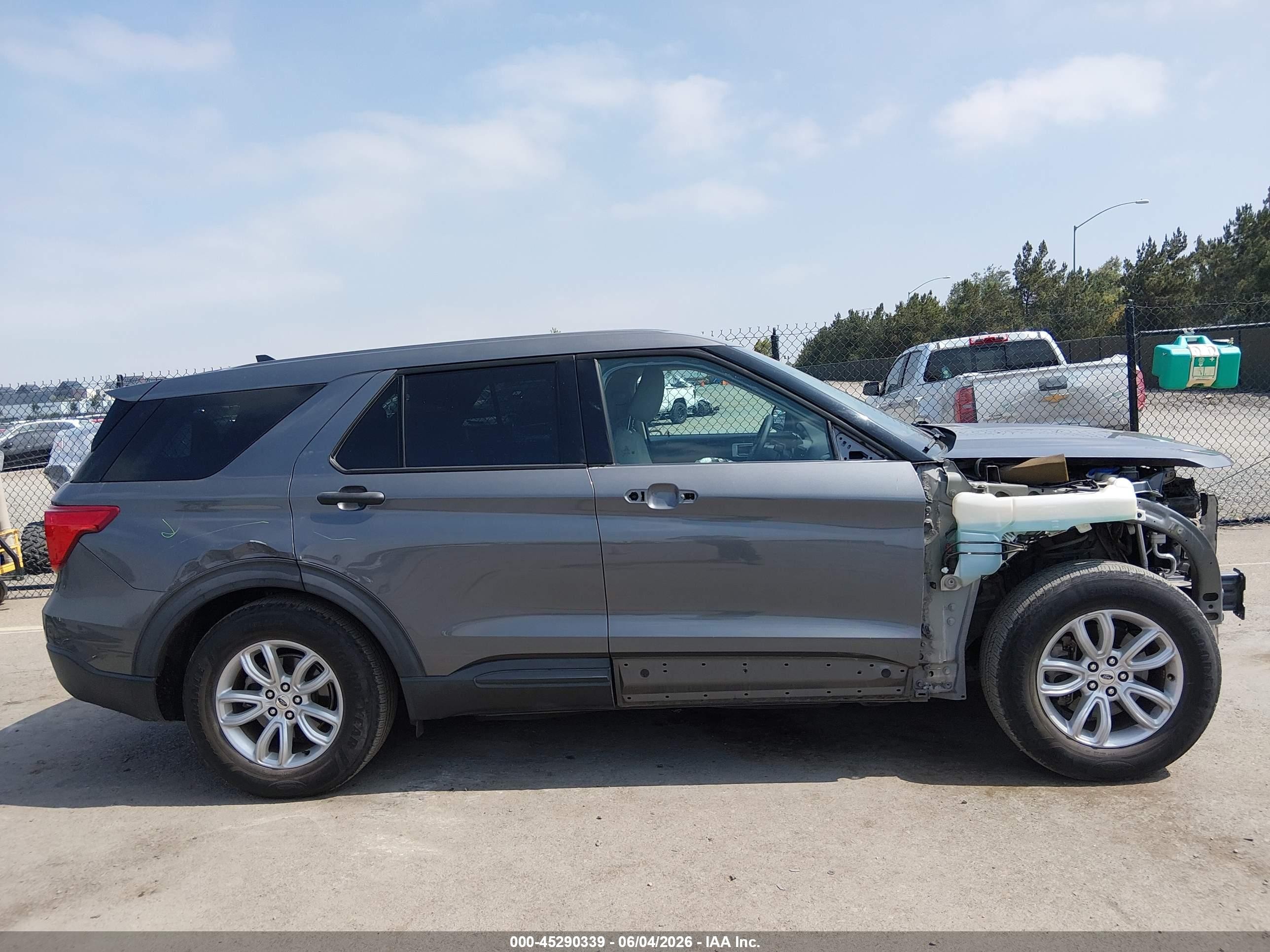 2021 Ford Explorer Серый vin: 1FMSK7BH4MGA63058