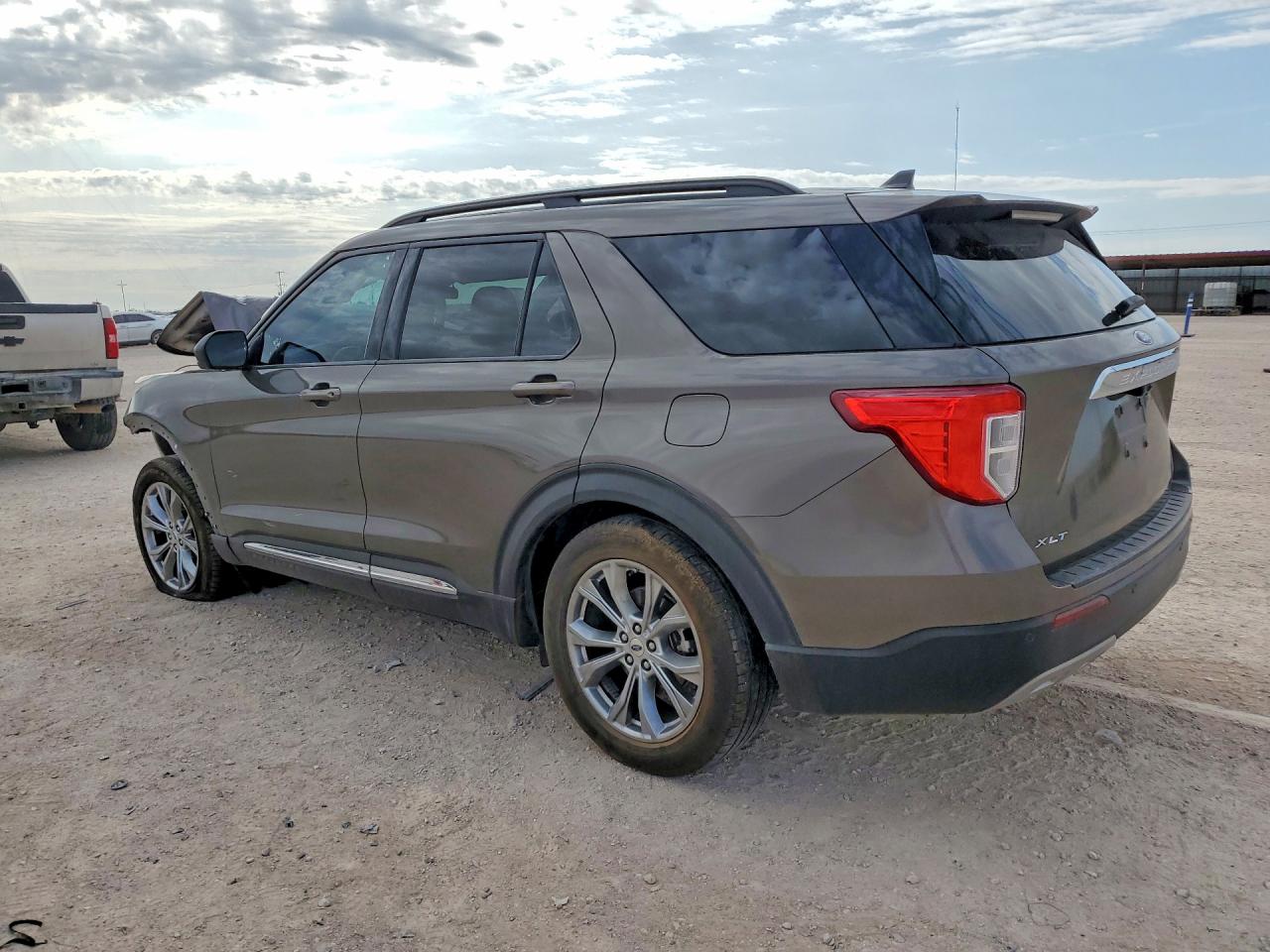 2021 Ford Explorer Xlt Brown vin: 1FMSK7DH0MGA71140