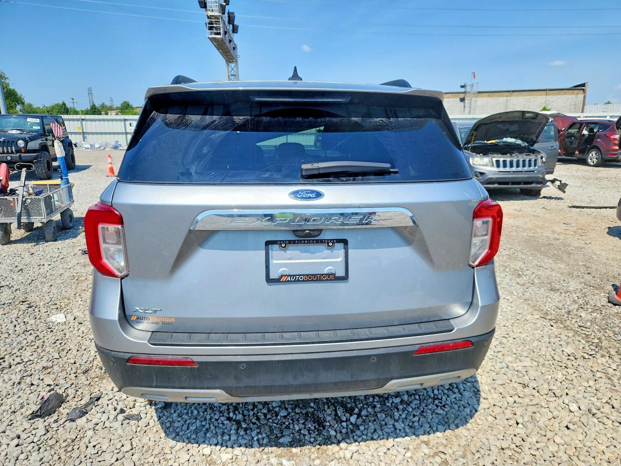 2024 Ford Explorer Xlt Silver vin: 1FMSK7DH0RGA03167