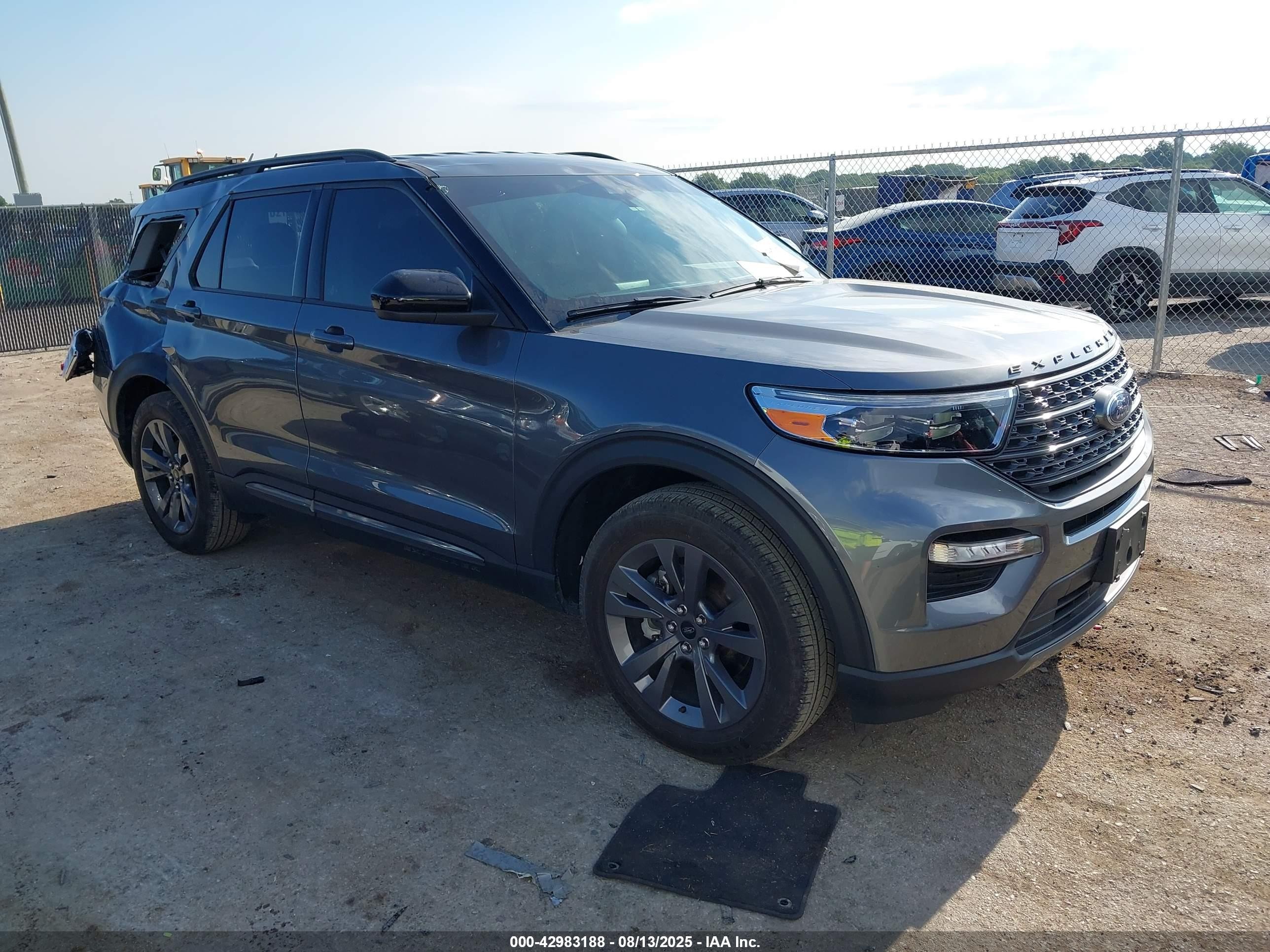 2024 Ford Explorer Xlt Серый vin: 1FMSK7DH0RGA14704