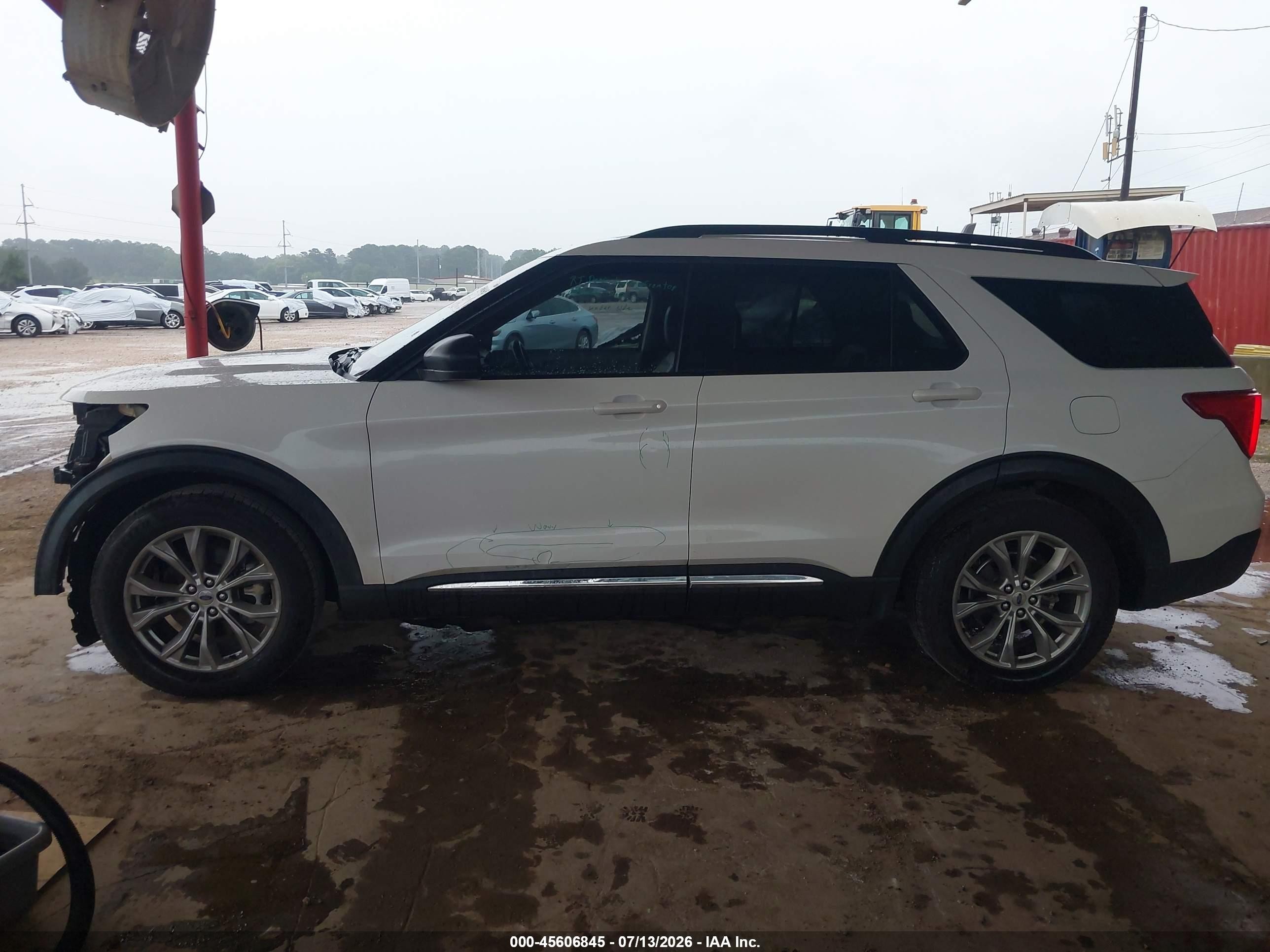 2020 Ford Explorer Xlt White vin: 1FMSK7DH1LGB63548