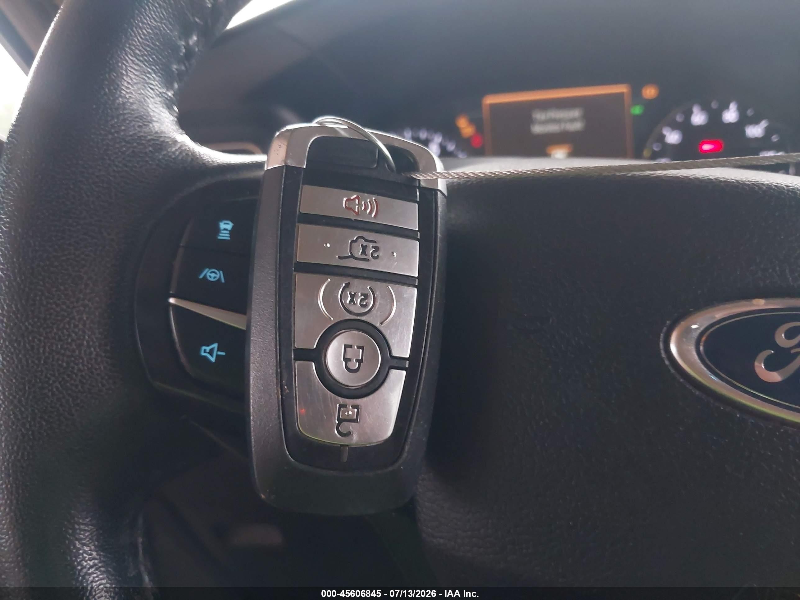 2020 Ford Explorer Xlt White vin: 1FMSK7DH1LGB63548