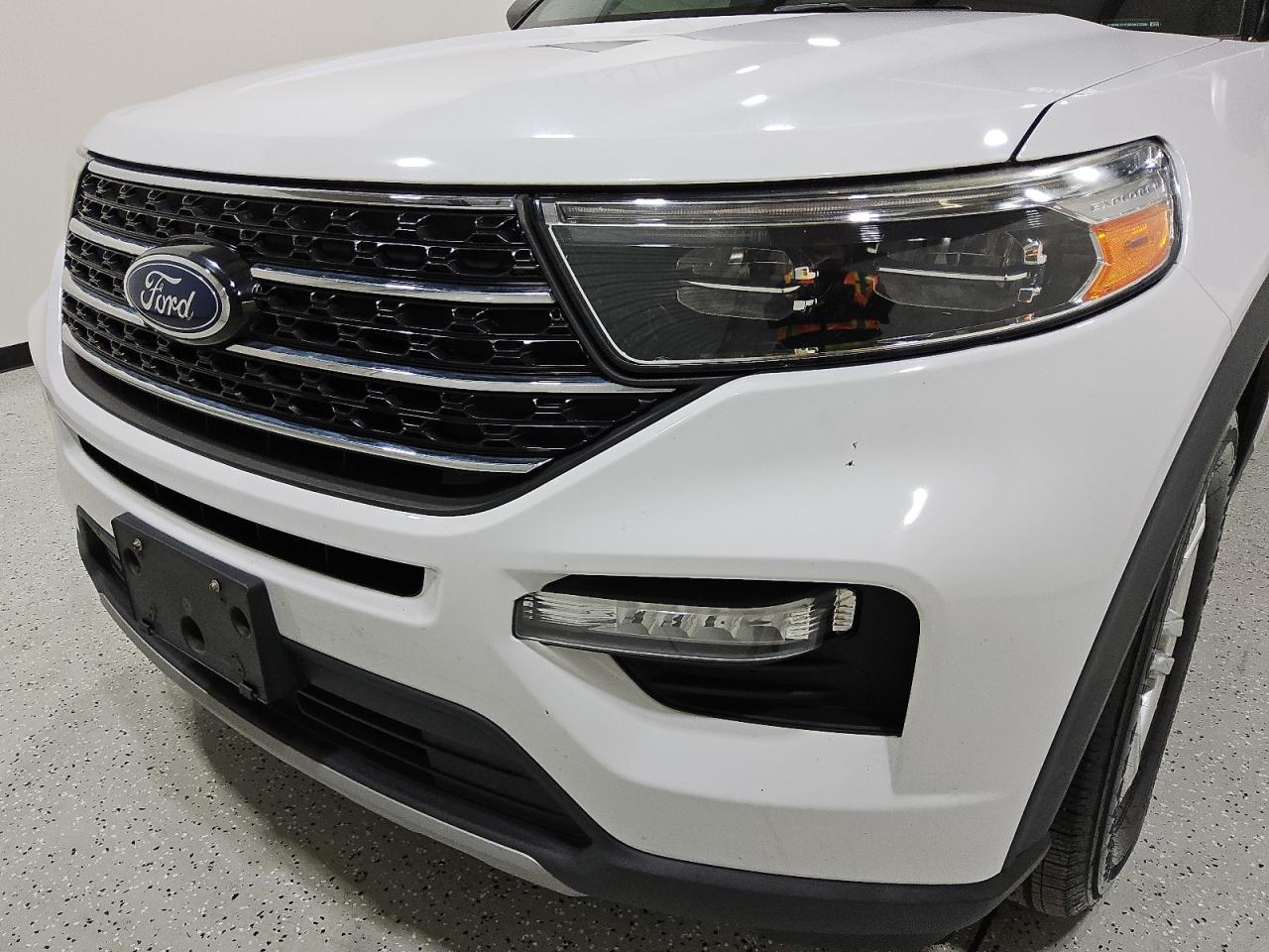 2021 Ford Explorer Xlt White vin: 1FMSK7DH1MGA12369 Damage: Front Bumper/Cover, Chipped, 9