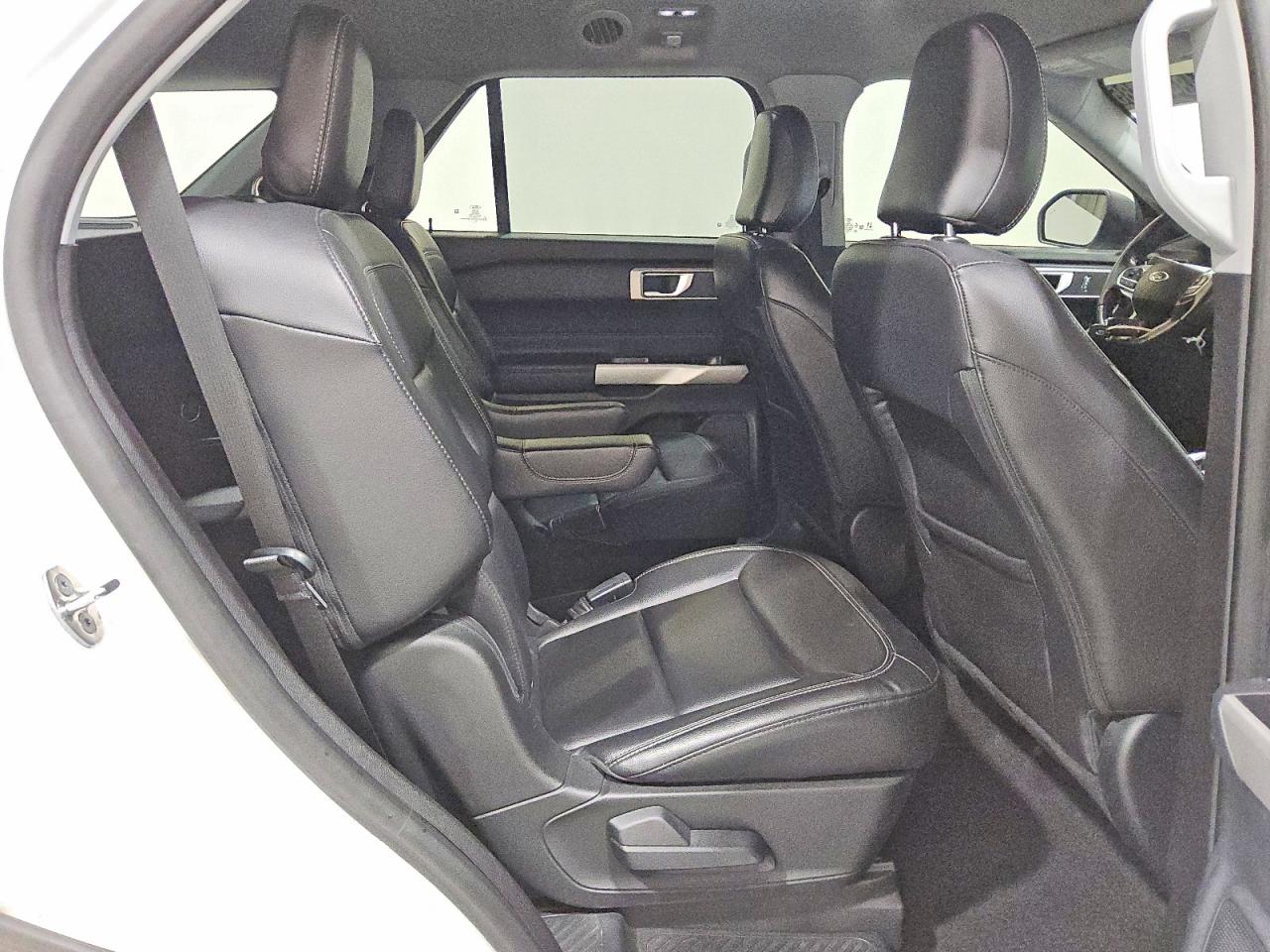 2021 Ford Explorer Xlt White vin: 1FMSK7DH1MGA12369