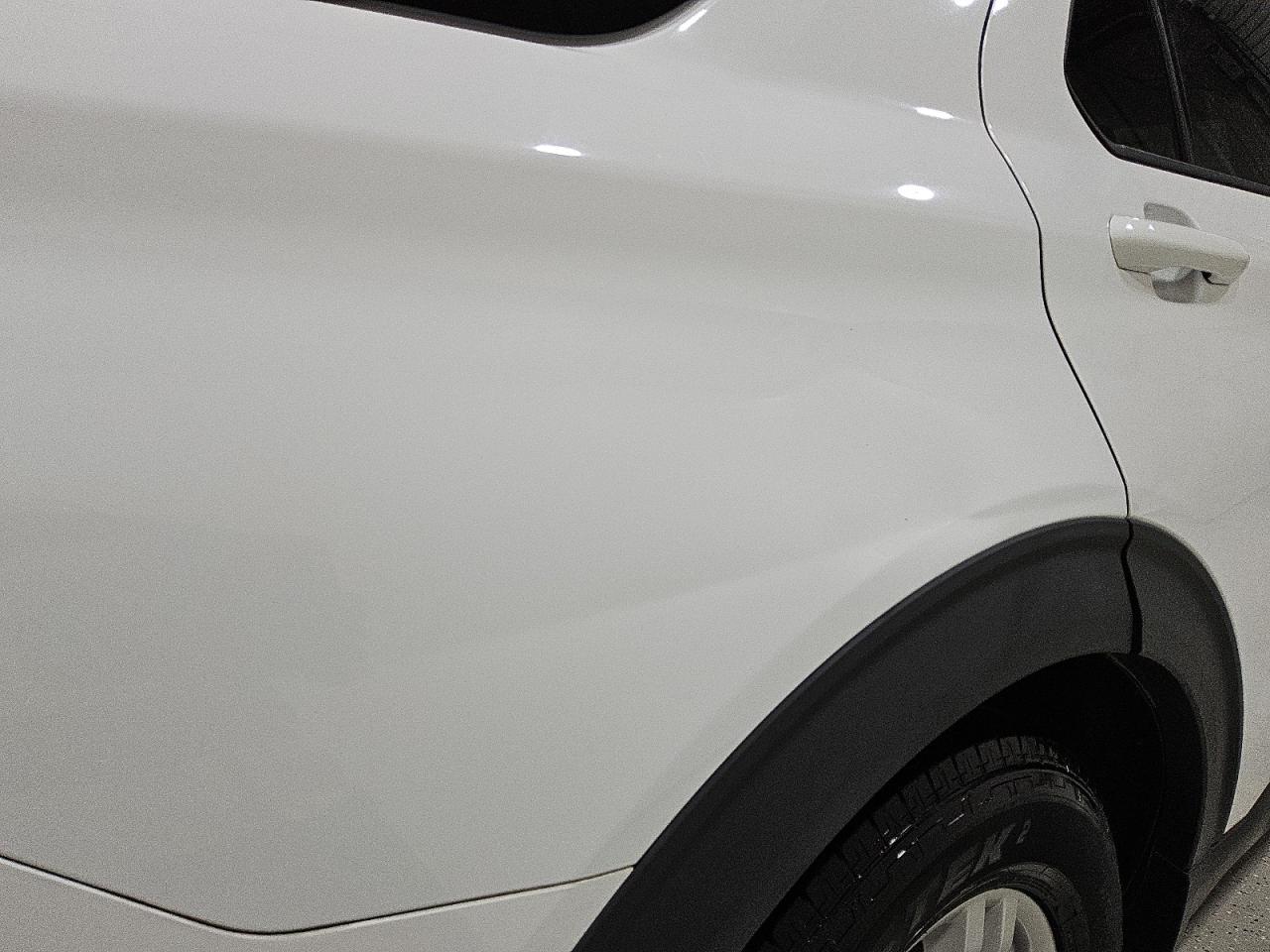 2021 Ford Explorer Xlt White vin: 1FMSK7DH1MGA12369 Damage: Right Qtr Panel, Dent(S) W/No Paint Dmg, > 12 Inches