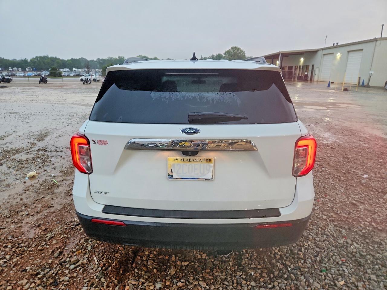 2021 Ford Explorer Xlt White vin: 1FMSK7DH1MGA77190