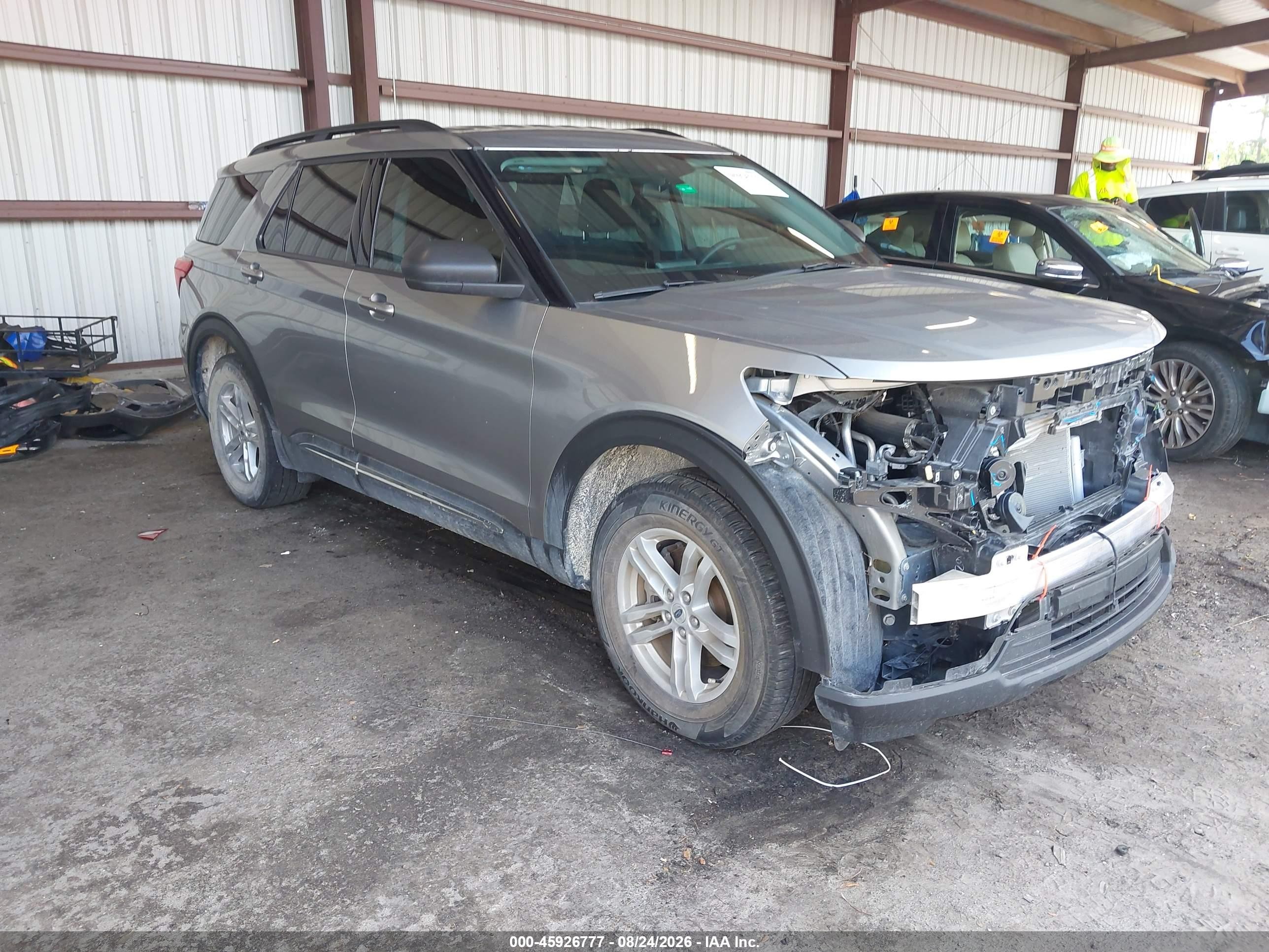 2024 Ford Explorer Xlt Silver vin: 1FMSK7DH1RGA36212