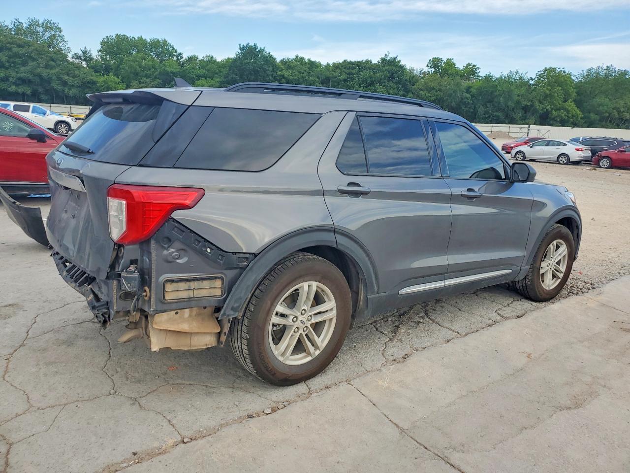2021 Ford Explorer Xlt Gray vin: 1FMSK7DH3MGA50105