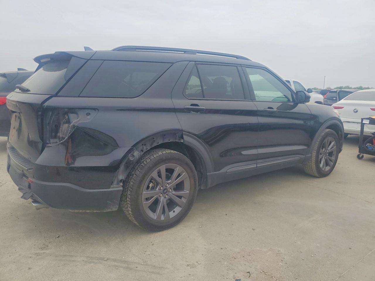 2022 Ford Explorer Xlt Black vin: 1FMSK7DH3NGB42364