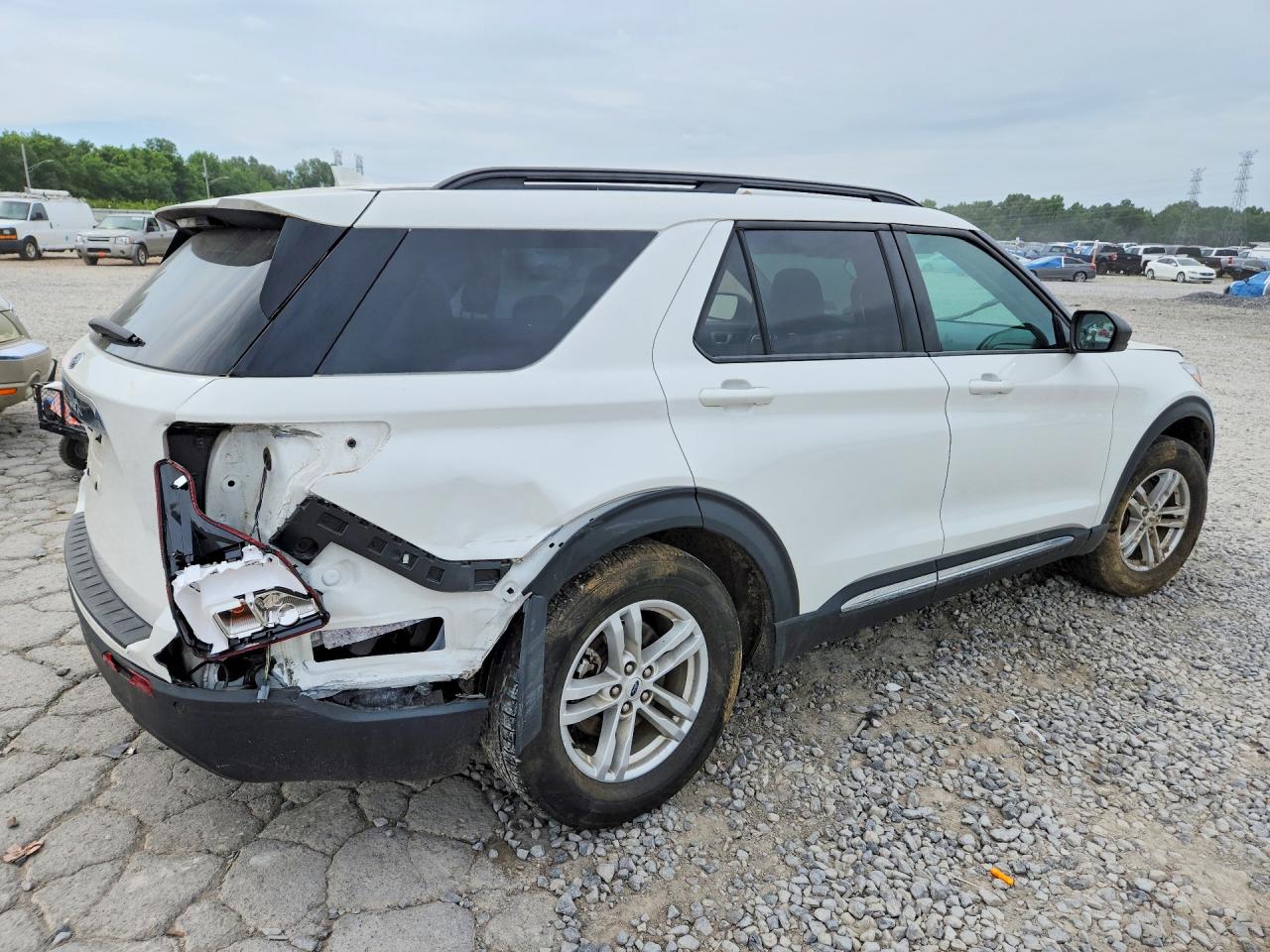 2023 Ford Explorer Xlt White vin: 1FMSK7DH3PGA88017