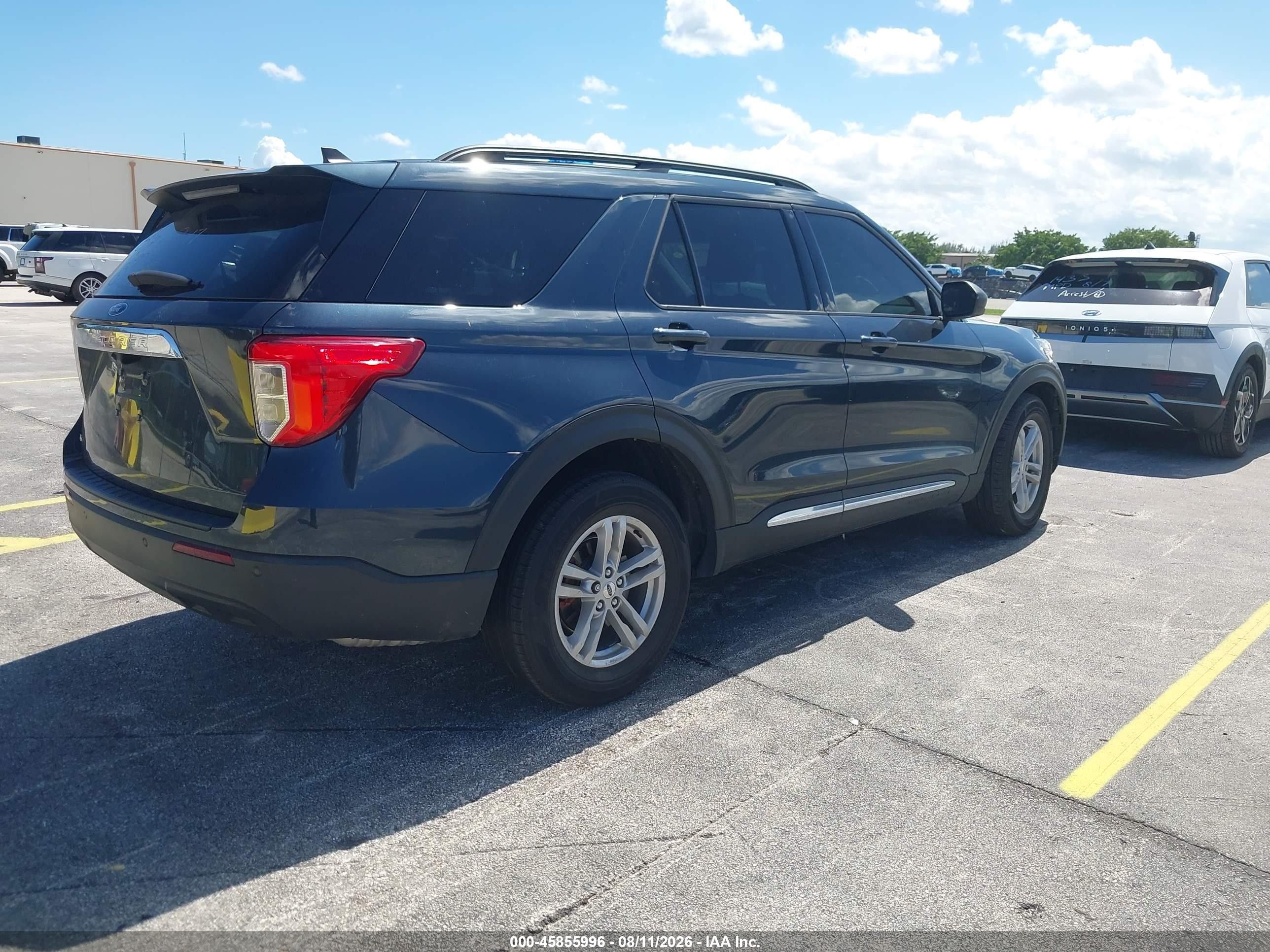 2023 Ford Explorer Xlt Gray vin: 1FMSK7DH3PGA98417