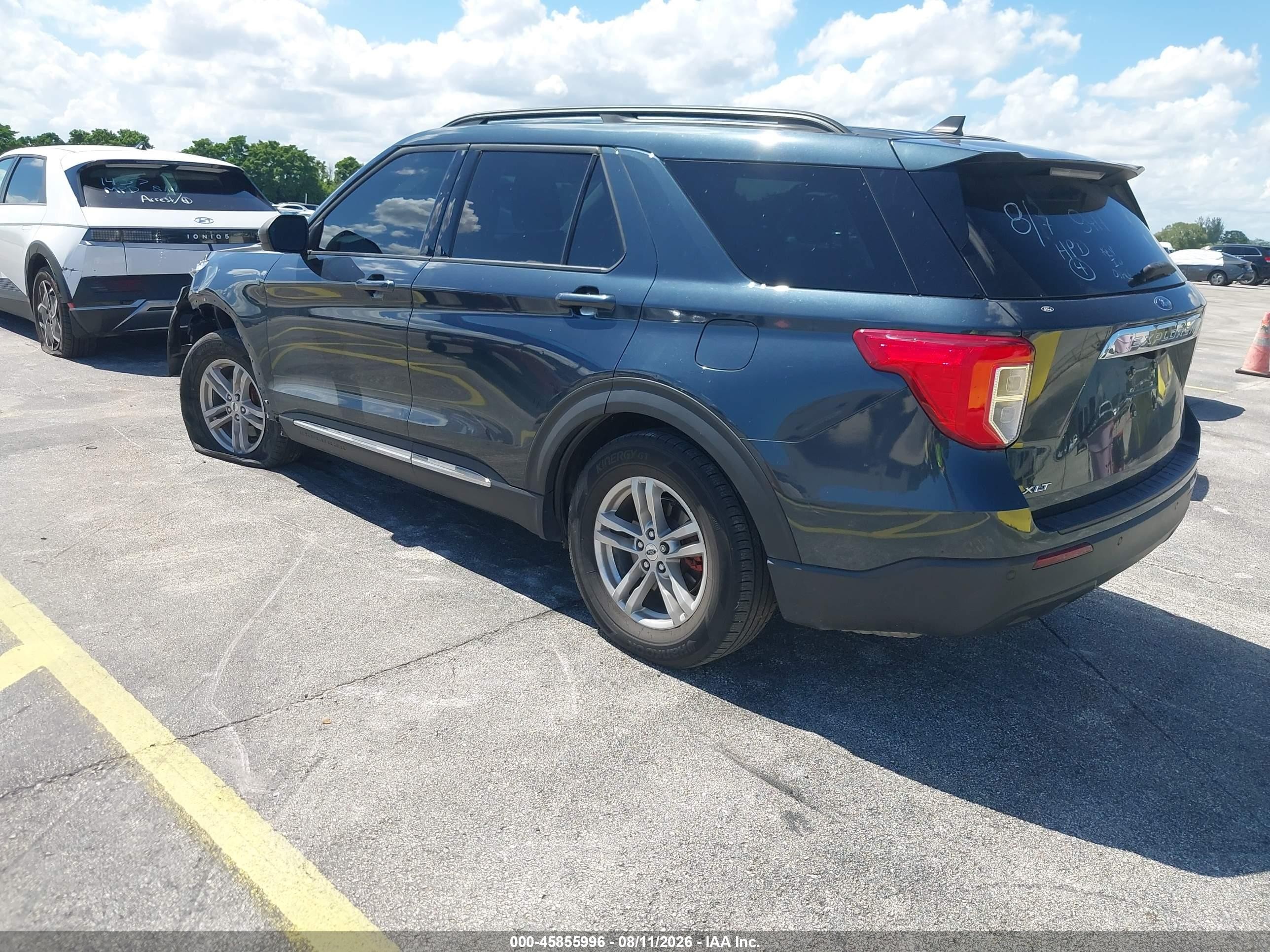 2023 Ford Explorer Xlt Gray vin: 1FMSK7DH3PGA98417