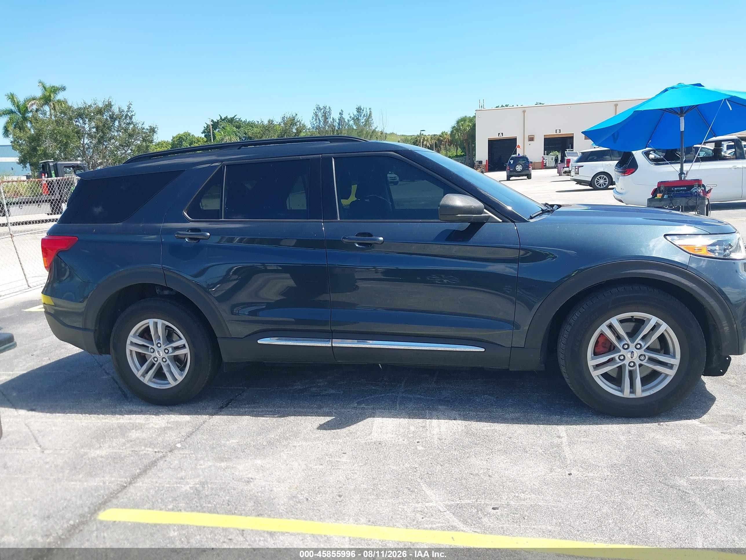 2023 Ford Explorer Xlt Gray vin: 1FMSK7DH3PGA98417