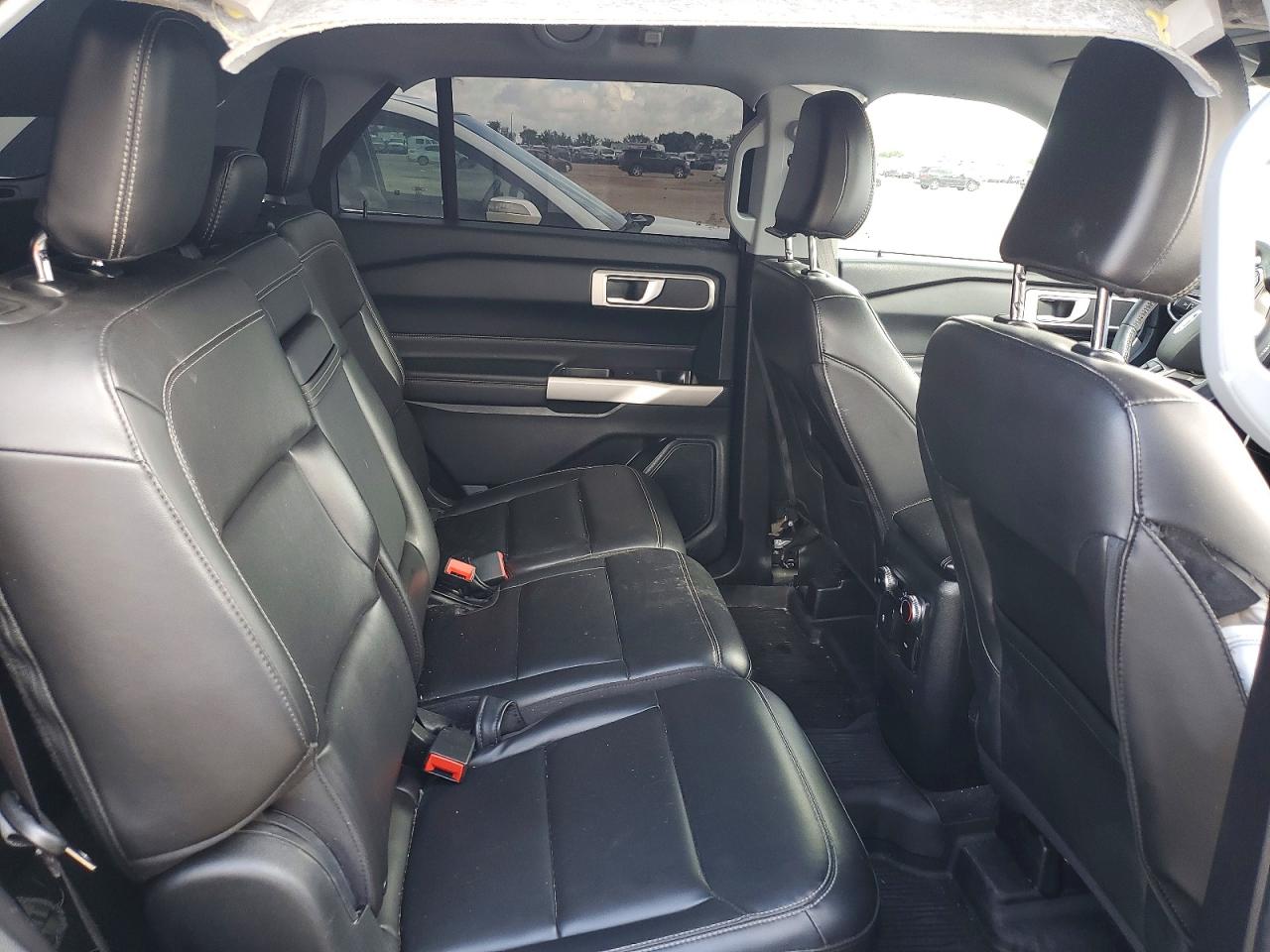 2022 Ford Explorer Xlt Silver vin: 1FMSK7DH4NGB41319