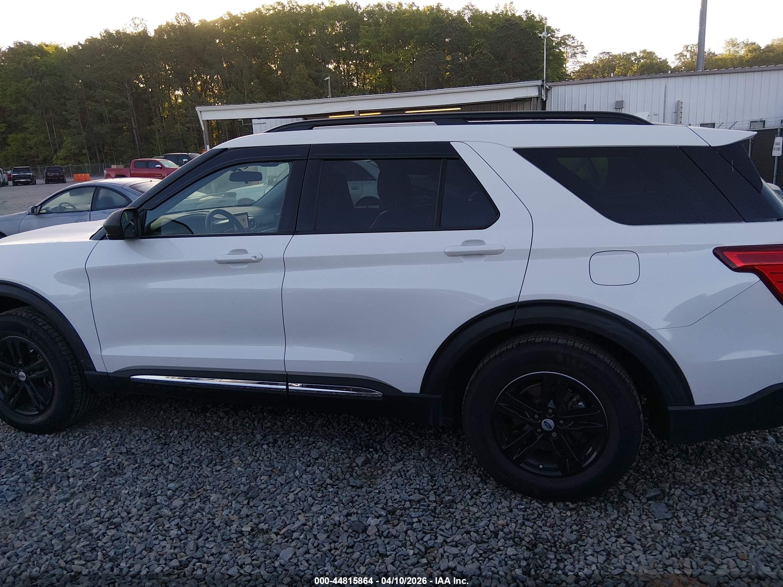 2023 Ford Explorer Xlt White vin: 1FMSK7DH4PGA50019