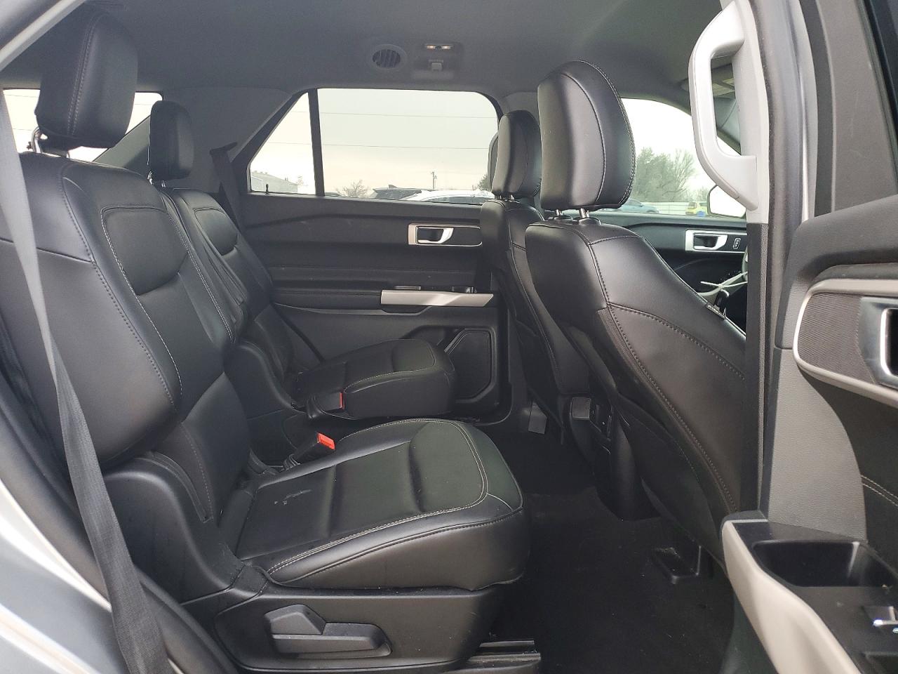 2023 Ford Explorer X Silver vin: 1FMSK7DH4PGC25448