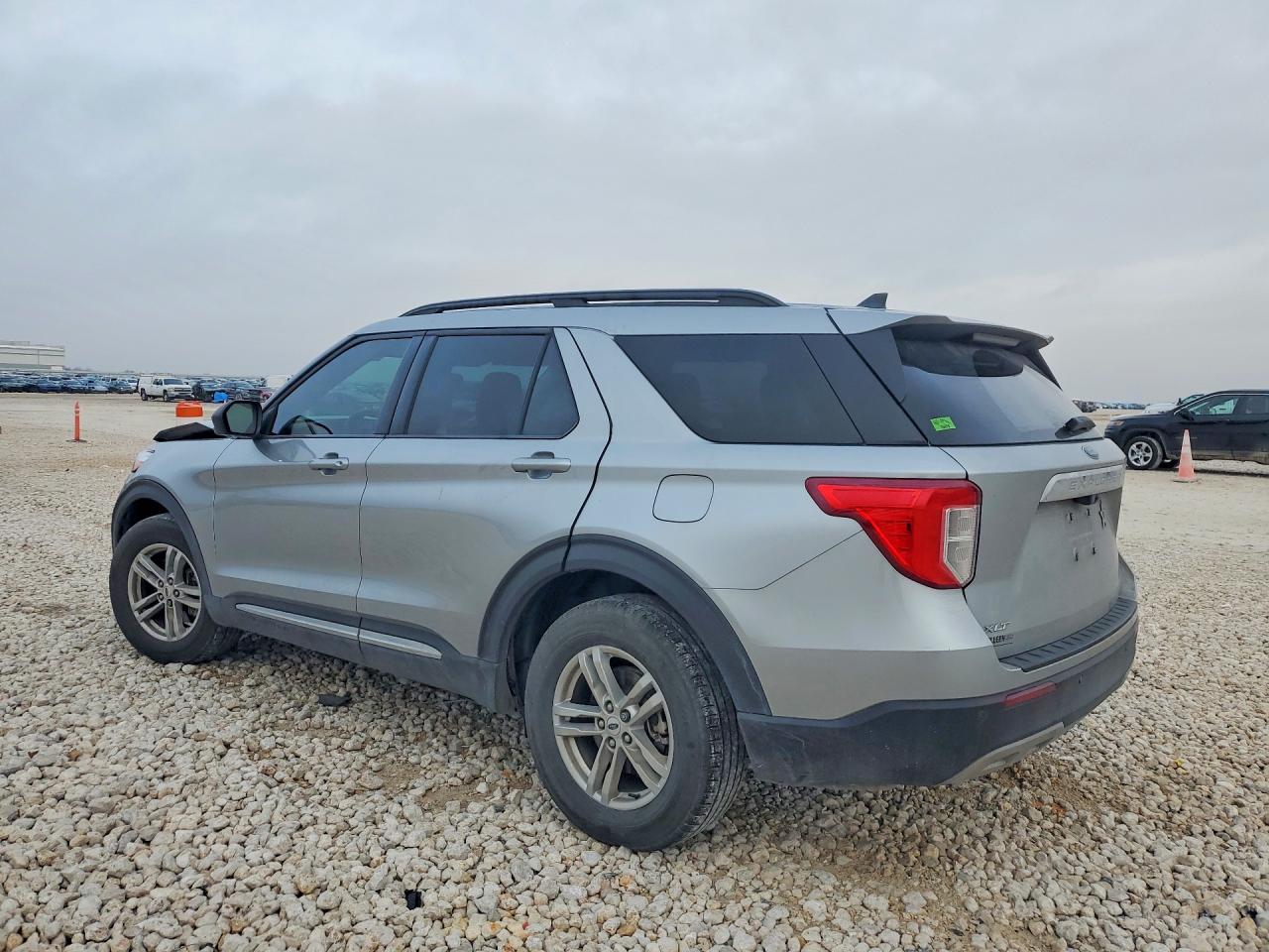 2023 Ford Explorer X Silver vin: 1FMSK7DH4PGC25448