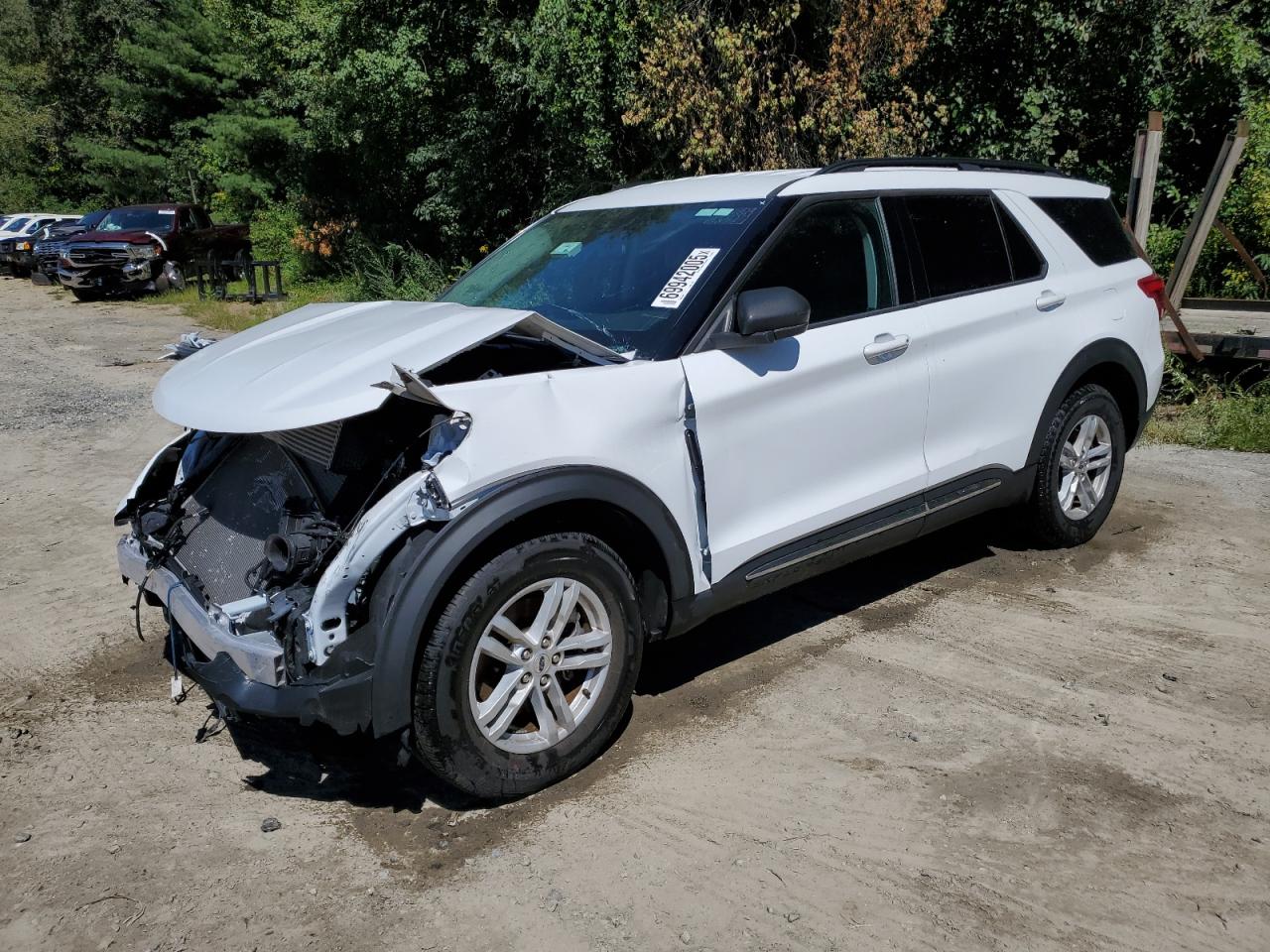2024 Ford Explorer Xlt White vin: 1FMSK7DH4RGA02376