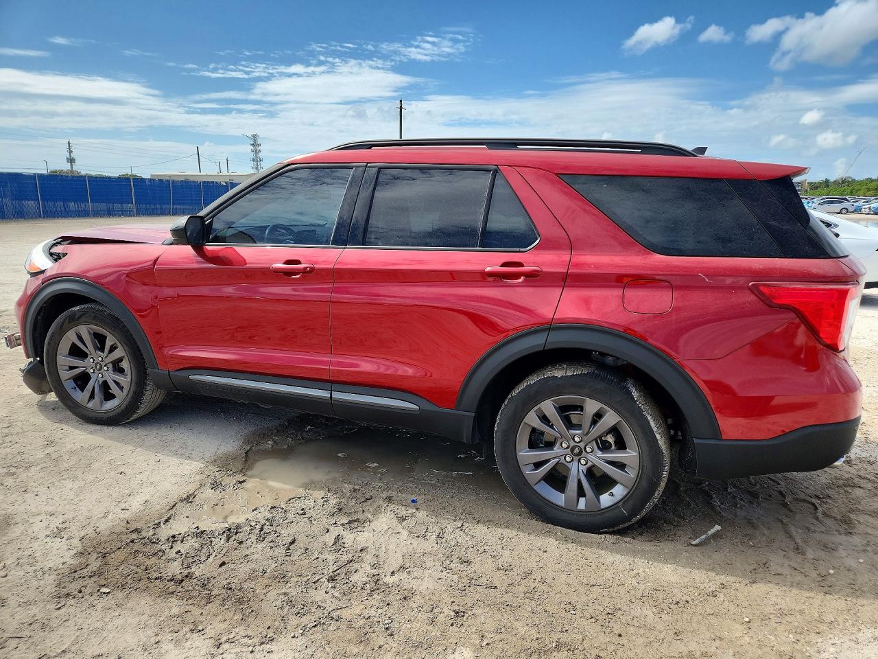 2023 Ford Explorer Xlt Red vin: 1FMSK7DH5PGA97883