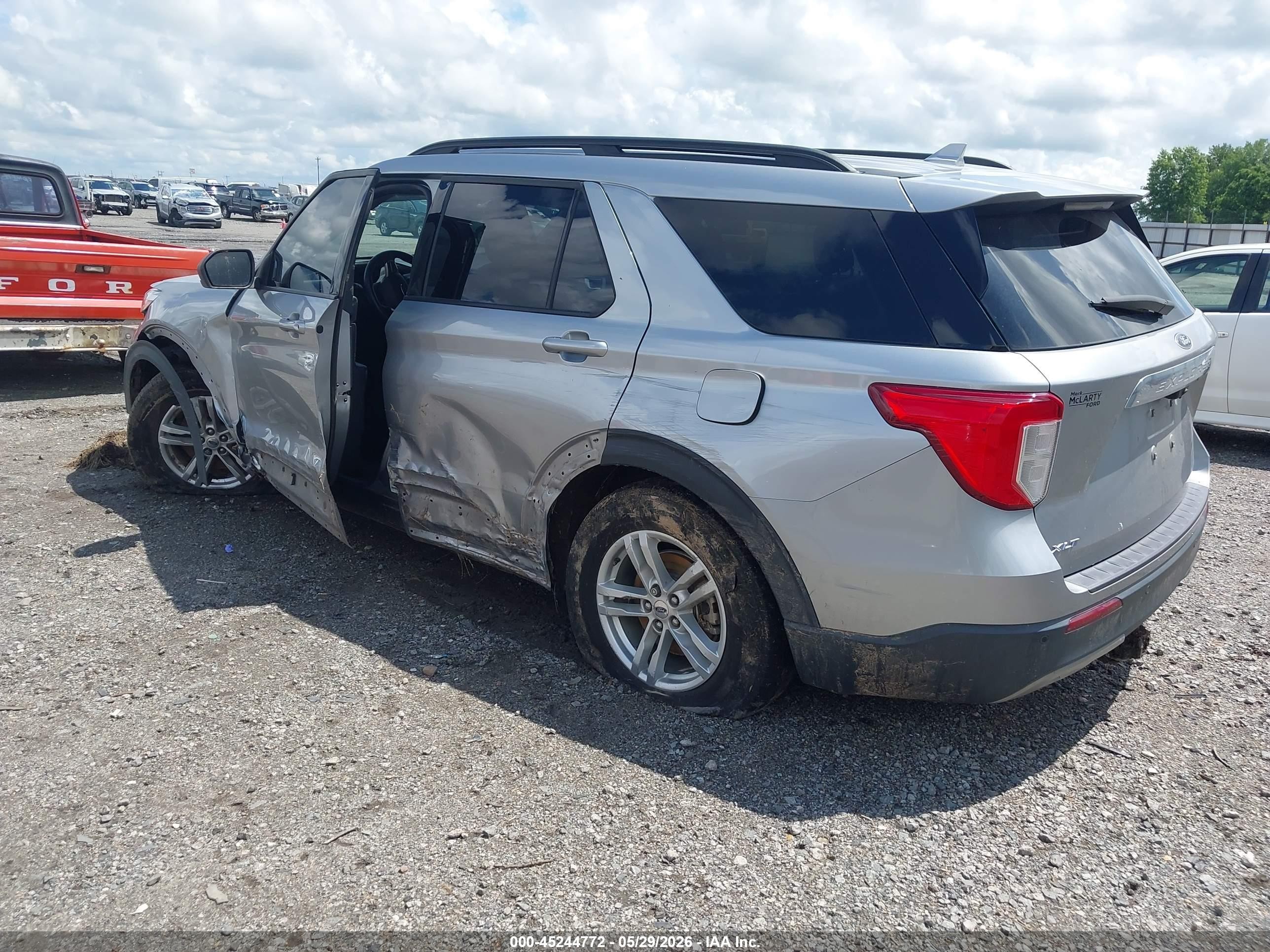 2020 Ford Explorer Xlt Silver vin: 1FMSK7DH6LGC86181