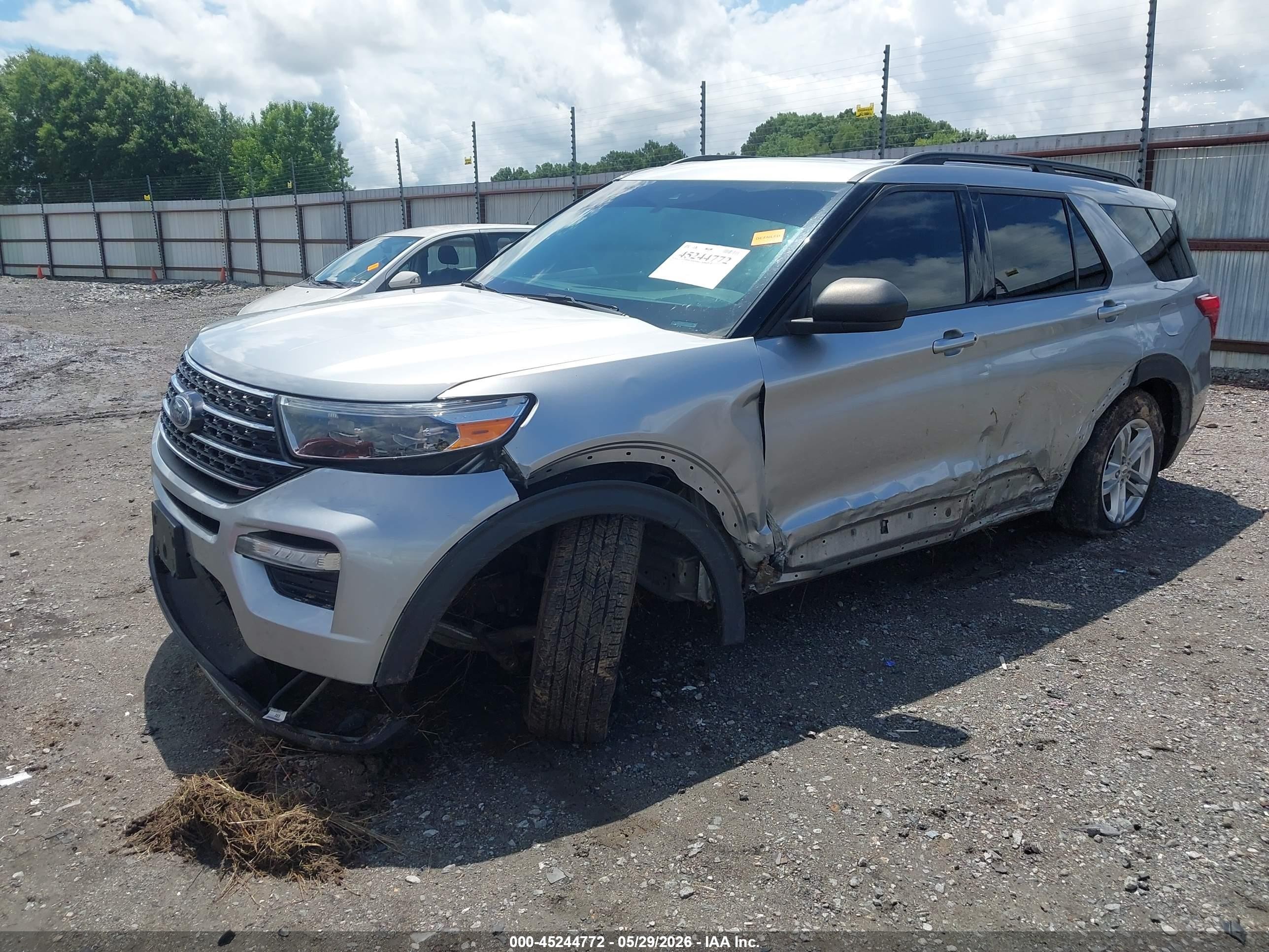 2020 Ford Explorer Xlt Silver vin: 1FMSK7DH6LGC86181