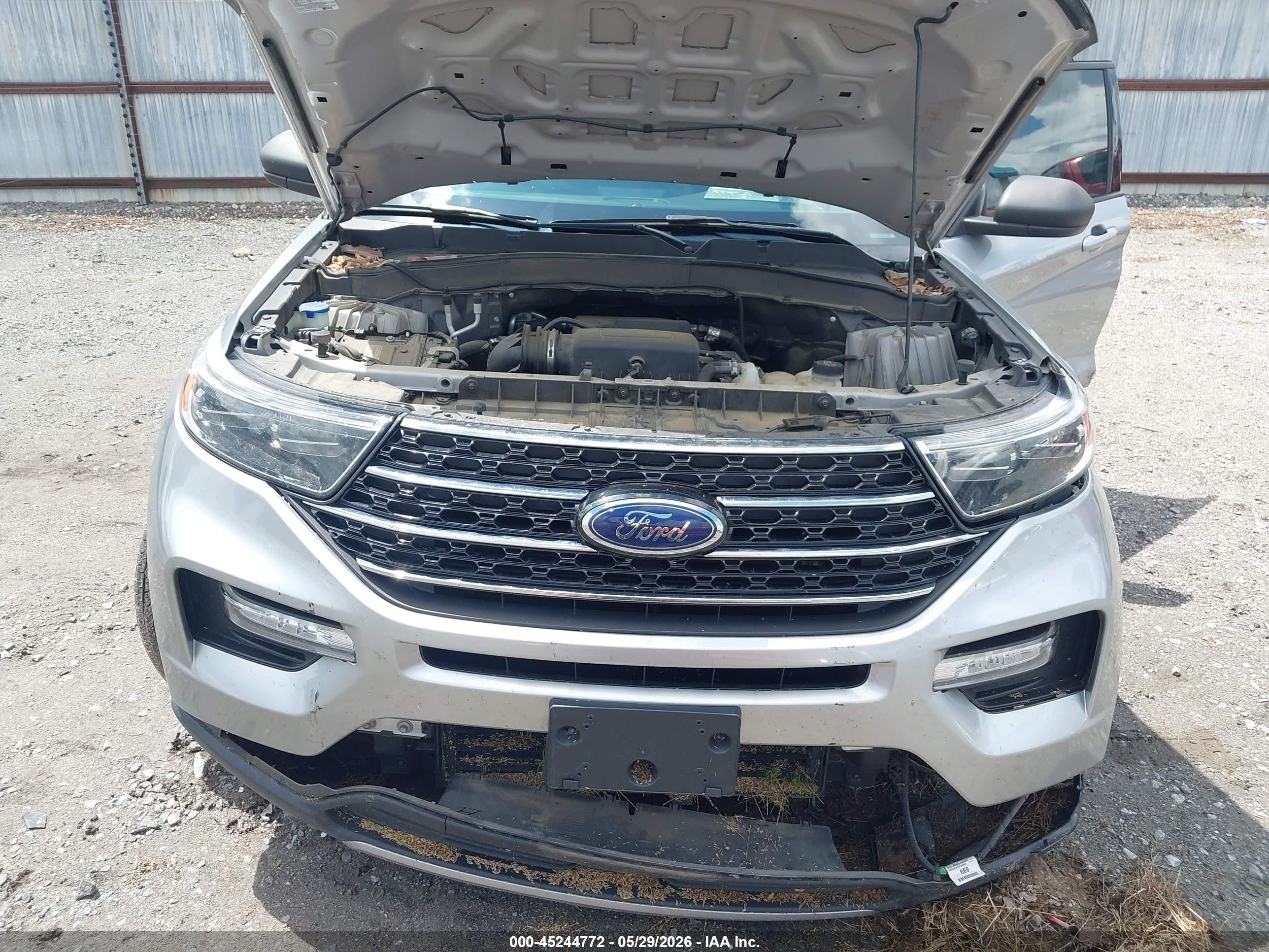 2020 Ford Explorer Xlt Silver vin: 1FMSK7DH6LGC86181