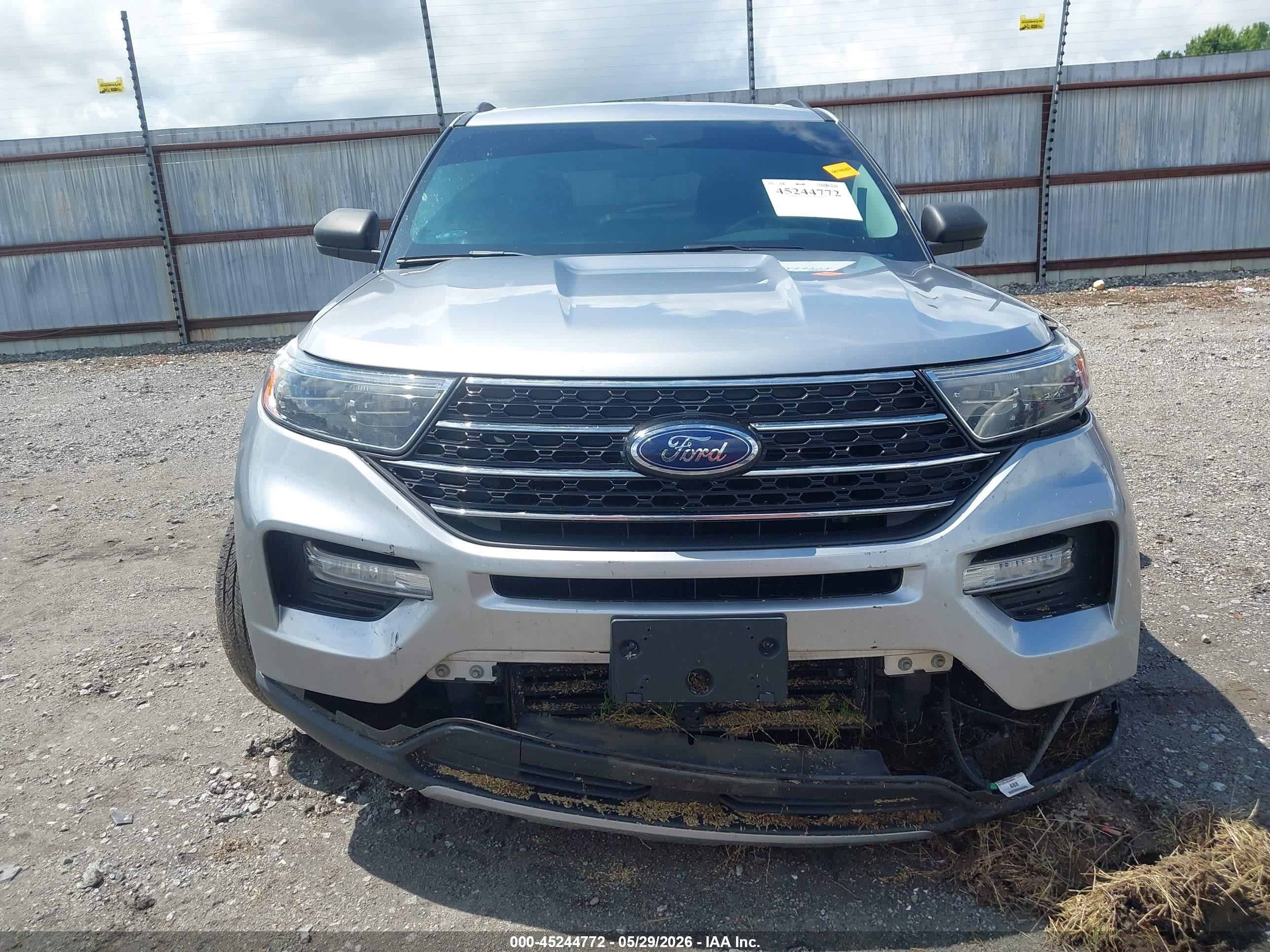 2020 Ford Explorer Xlt Silver vin: 1FMSK7DH6LGC86181
