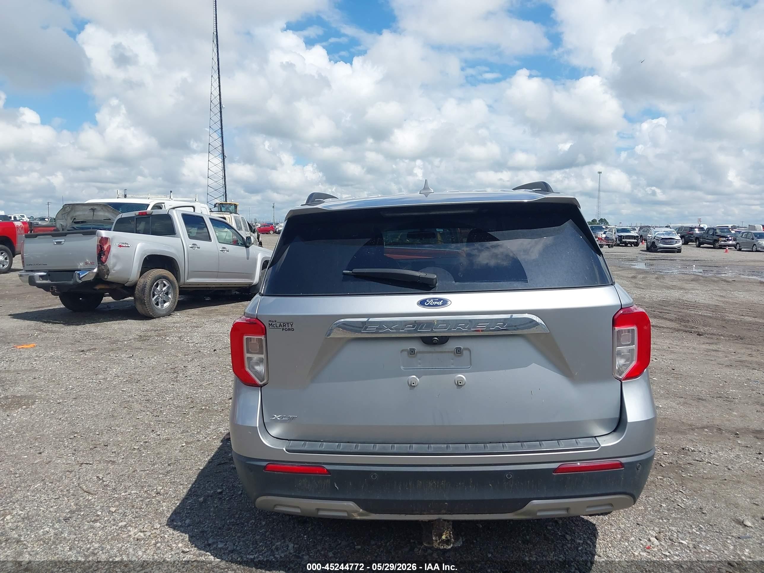 2020 Ford Explorer Xlt Silver vin: 1FMSK7DH6LGC86181
