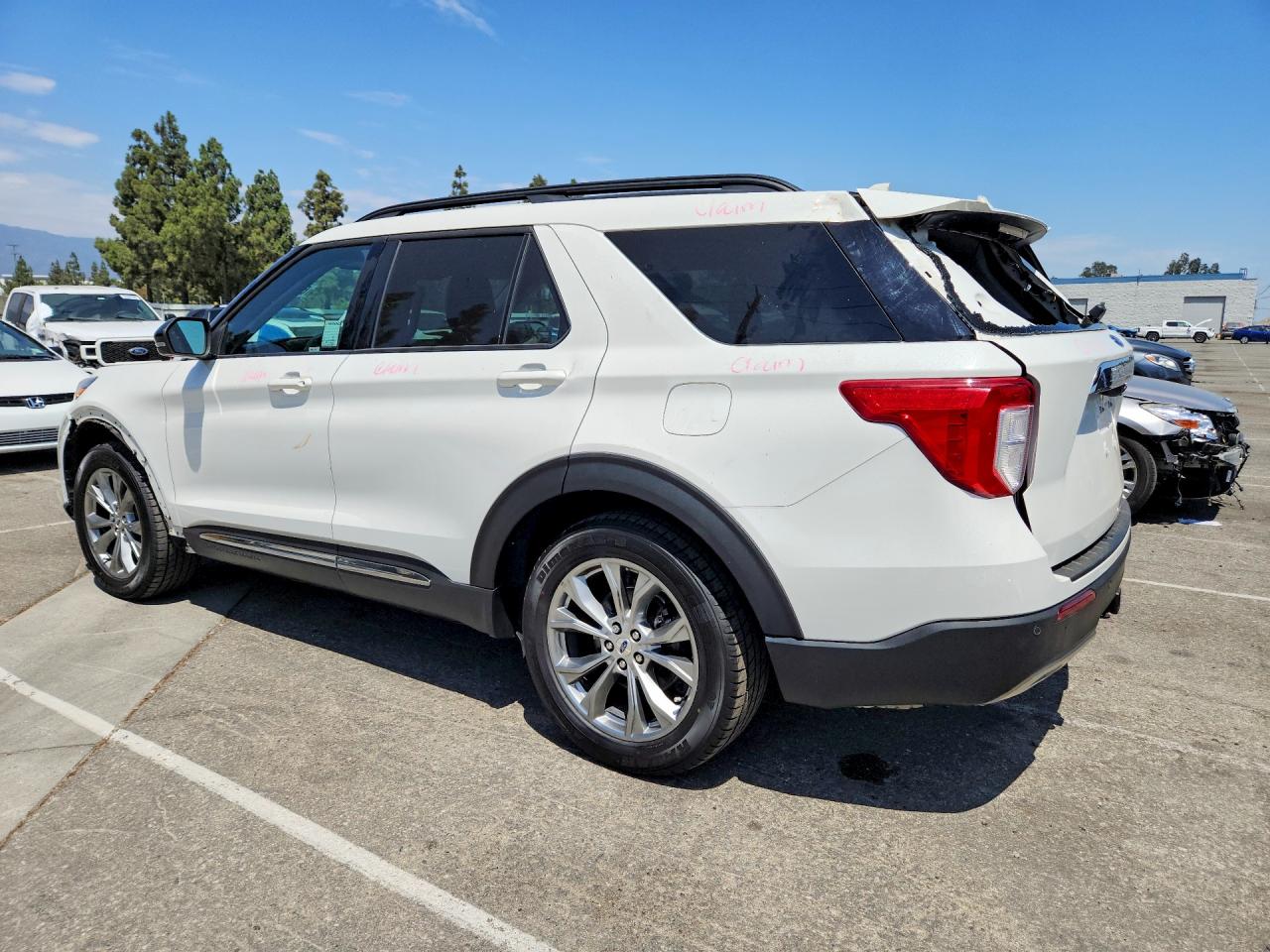 2023 Ford Explorer Xlt Белый vin: 1FMSK7DH6PGA02098