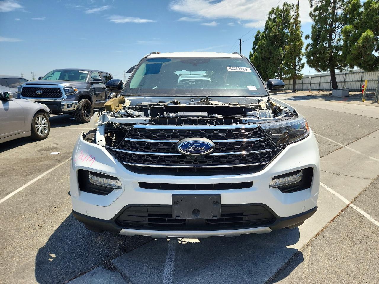 2023 Ford Explorer Xlt Белый vin: 1FMSK7DH6PGA02098