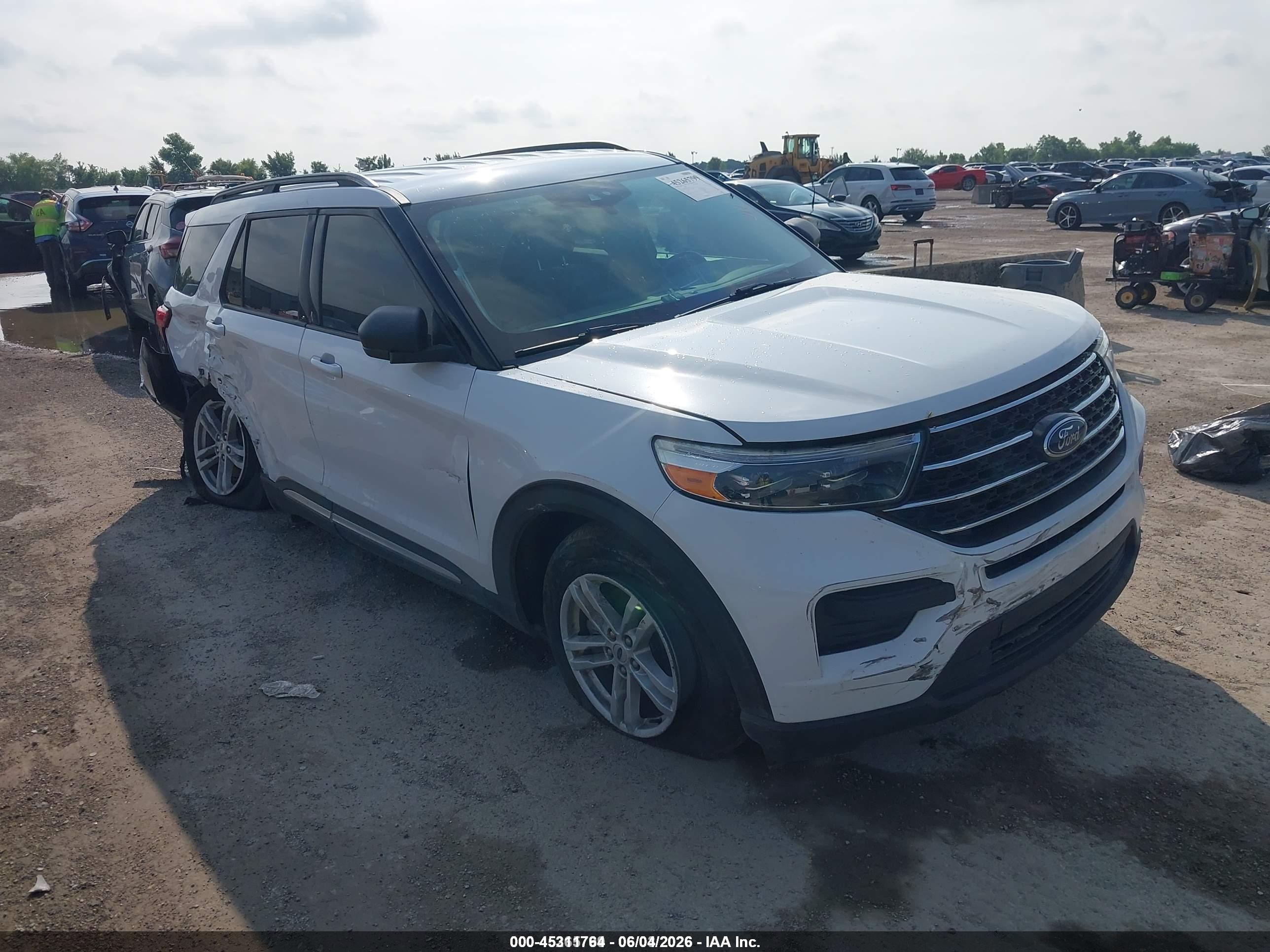 2021 Ford Explorer Xlt White vin: 1FMSK7DH7MGA52245