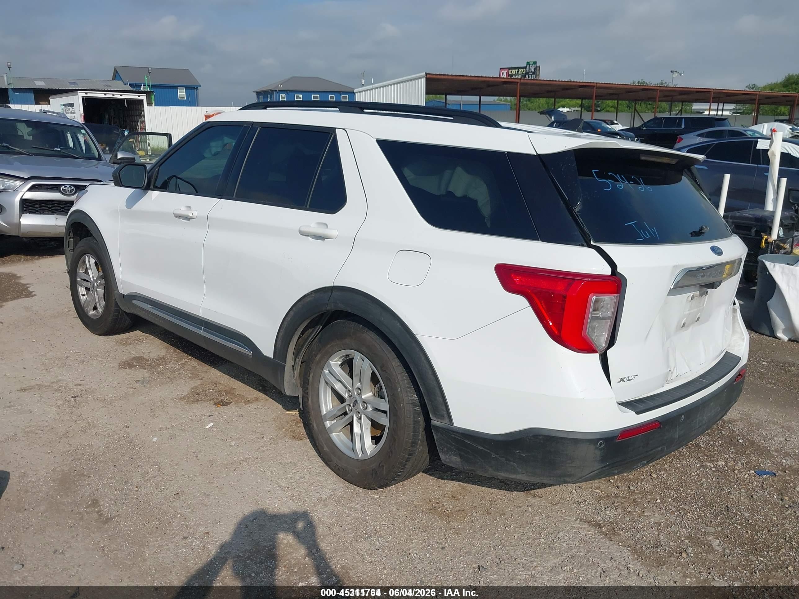 2021 Ford Explorer Xlt White vin: 1FMSK7DH7MGA52245